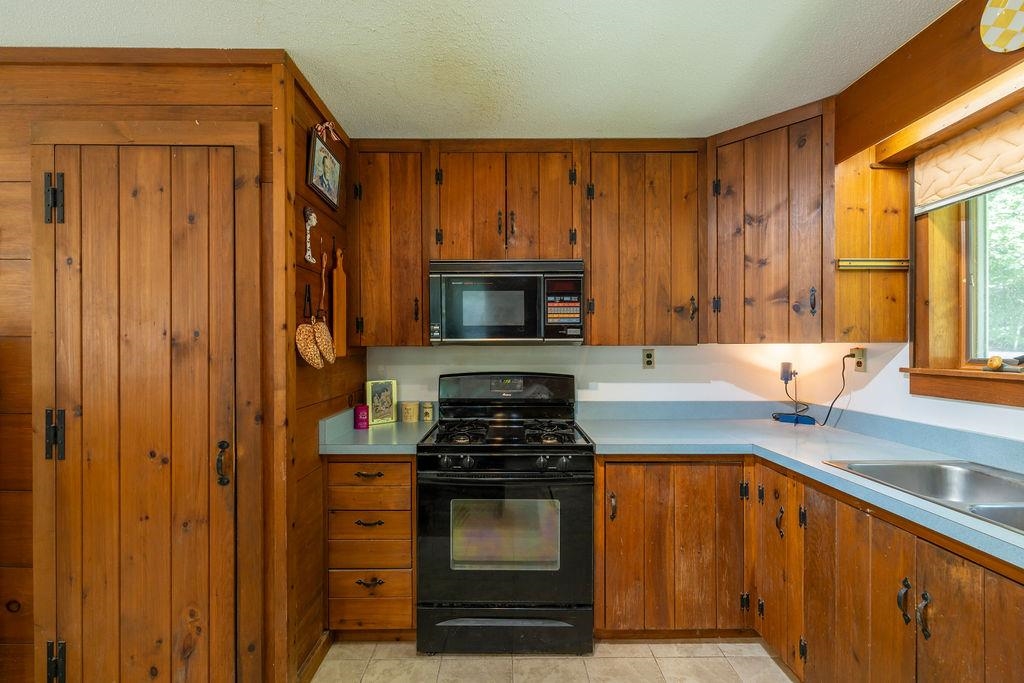1221 Brook Road Property Photo 12