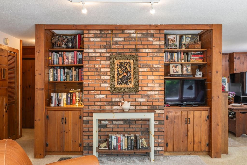 1221 Brook Road Property Photo 13