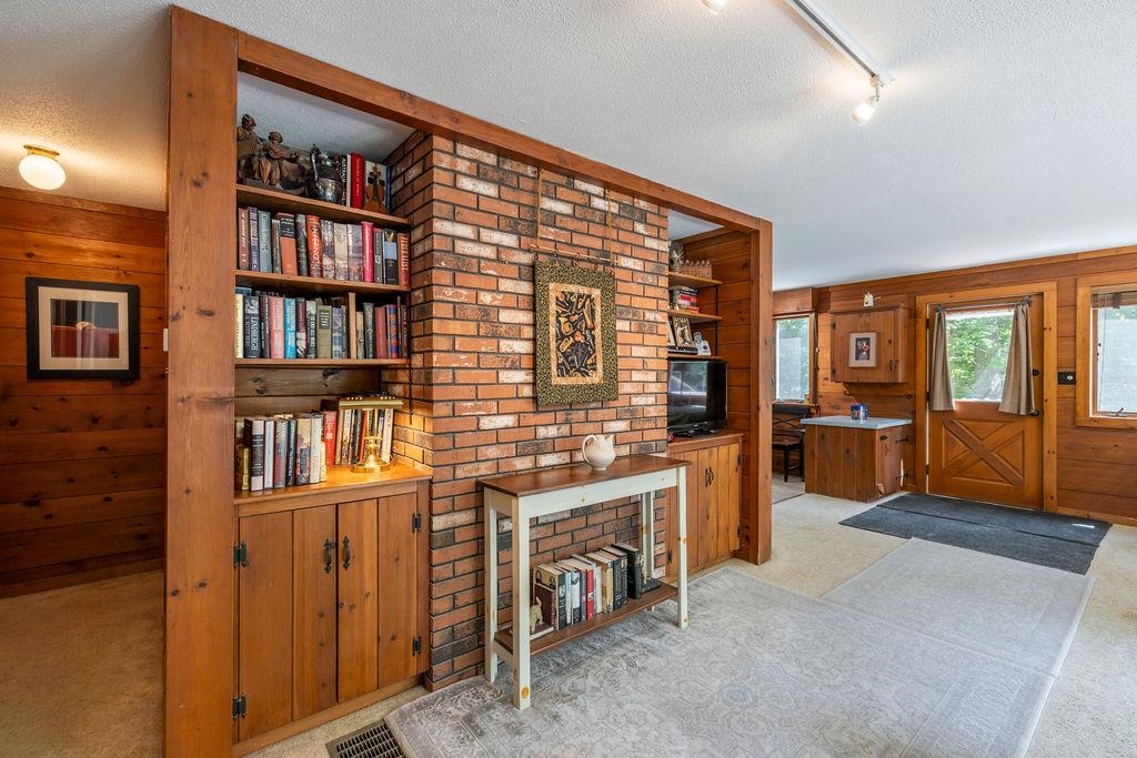 1221 Brook Road Property Photo 14