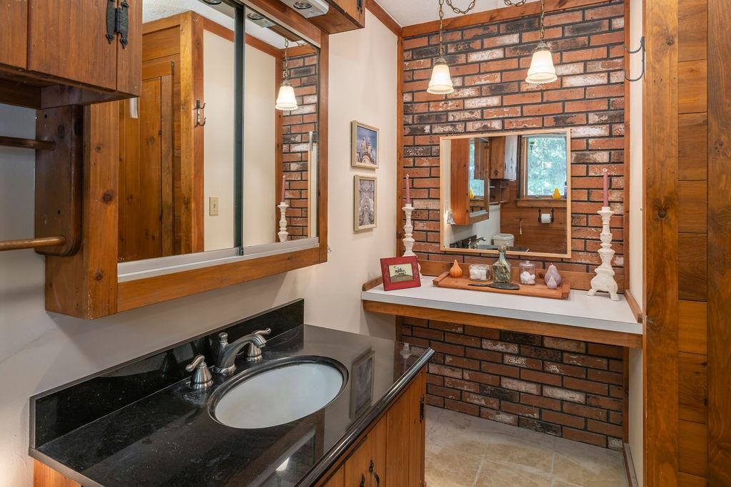 1221 Brook Road Property Photo 24