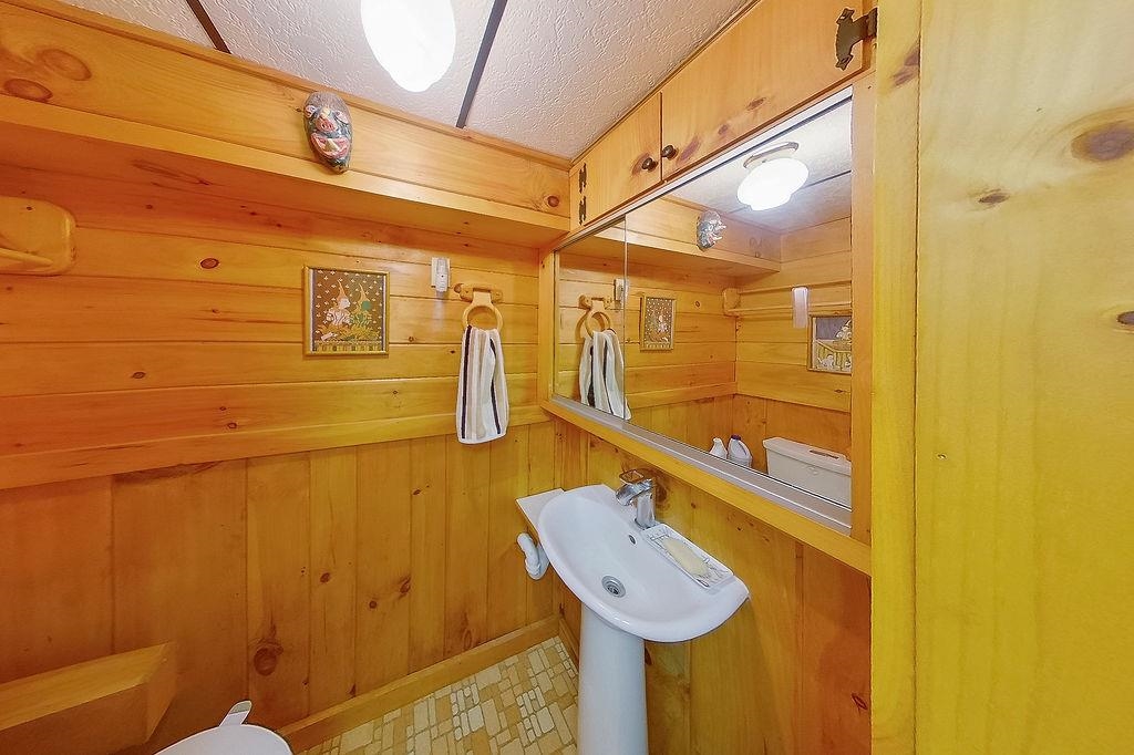1221 Brook Road Property Photo 41