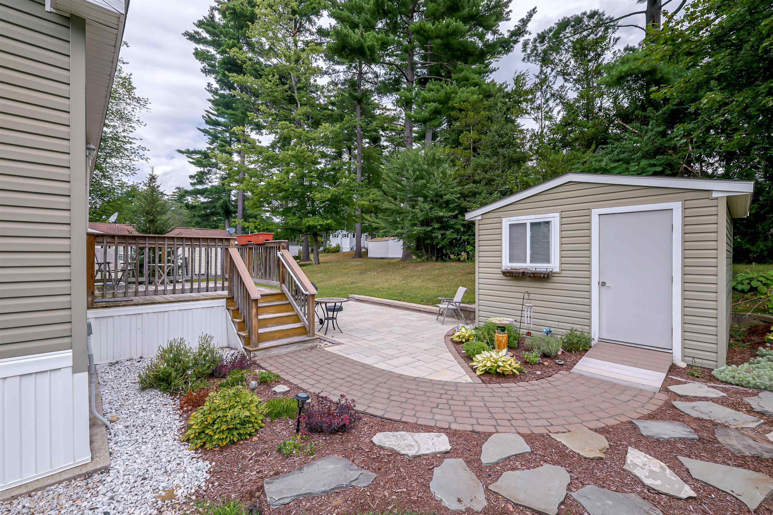 20 Highridge Trail Property Photo 8