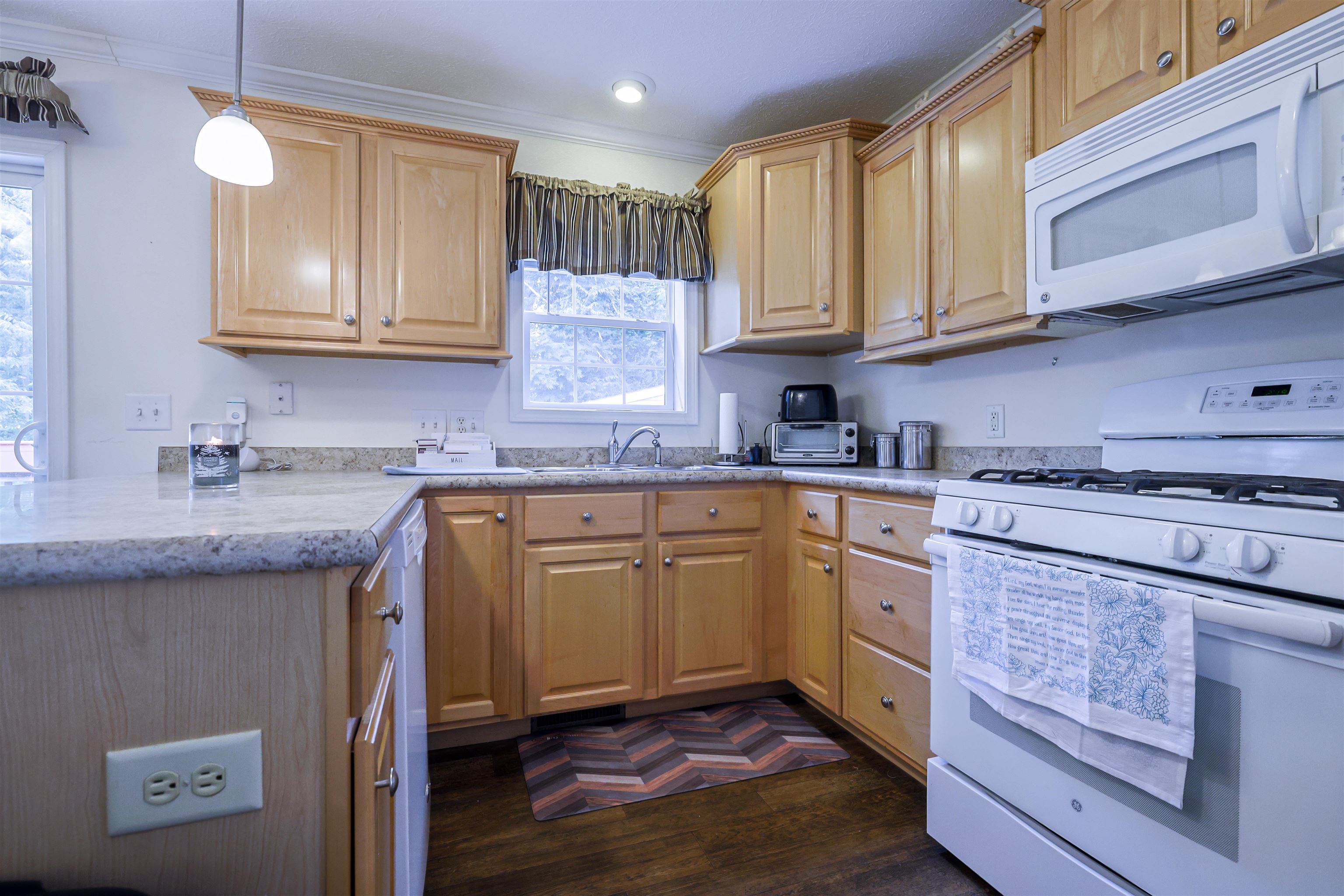 20 Highridge Trail Property Photo 27