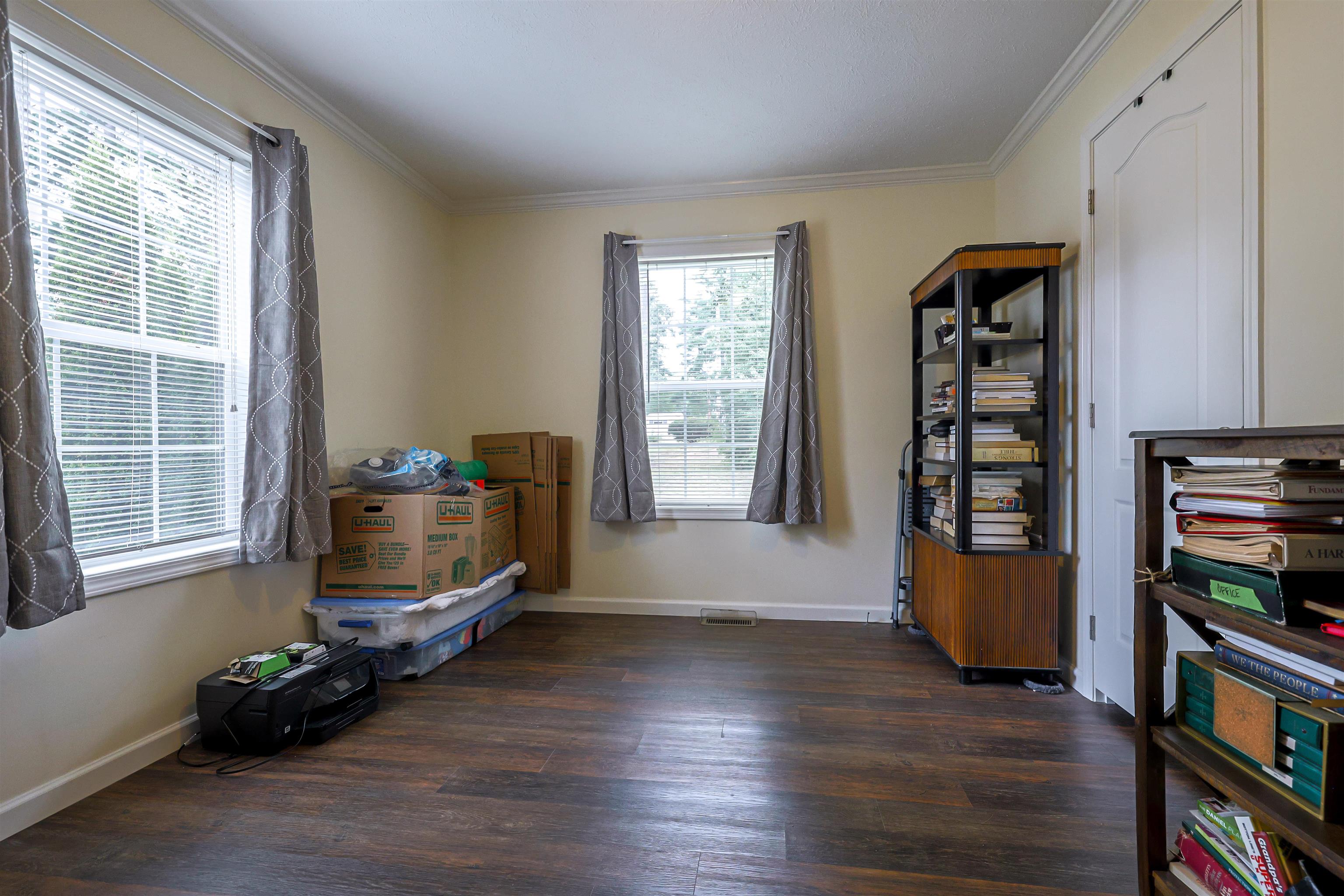 20 Highridge Trail Property Photo 36