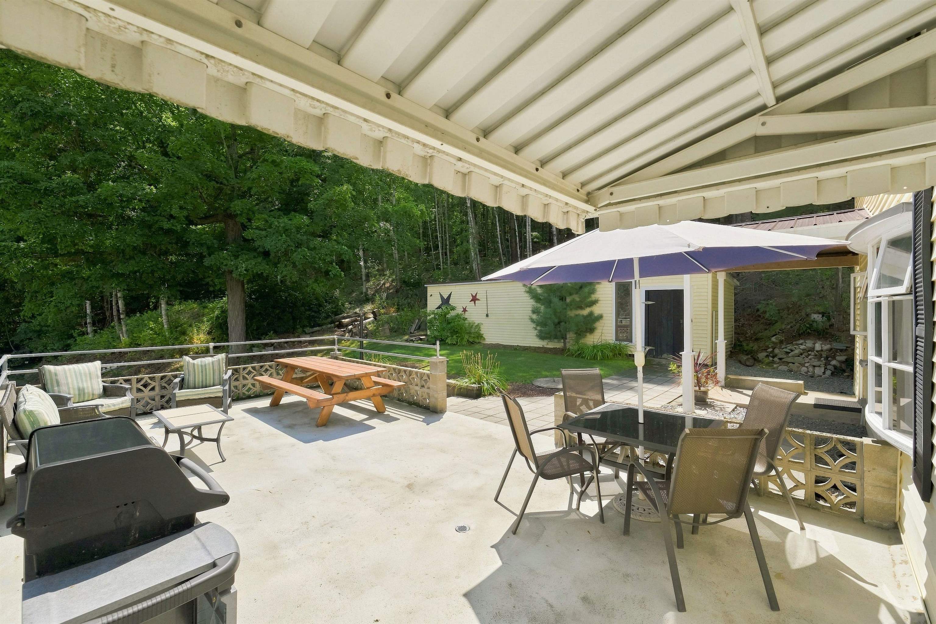 2885 Lake Shore Road Property Photo 10