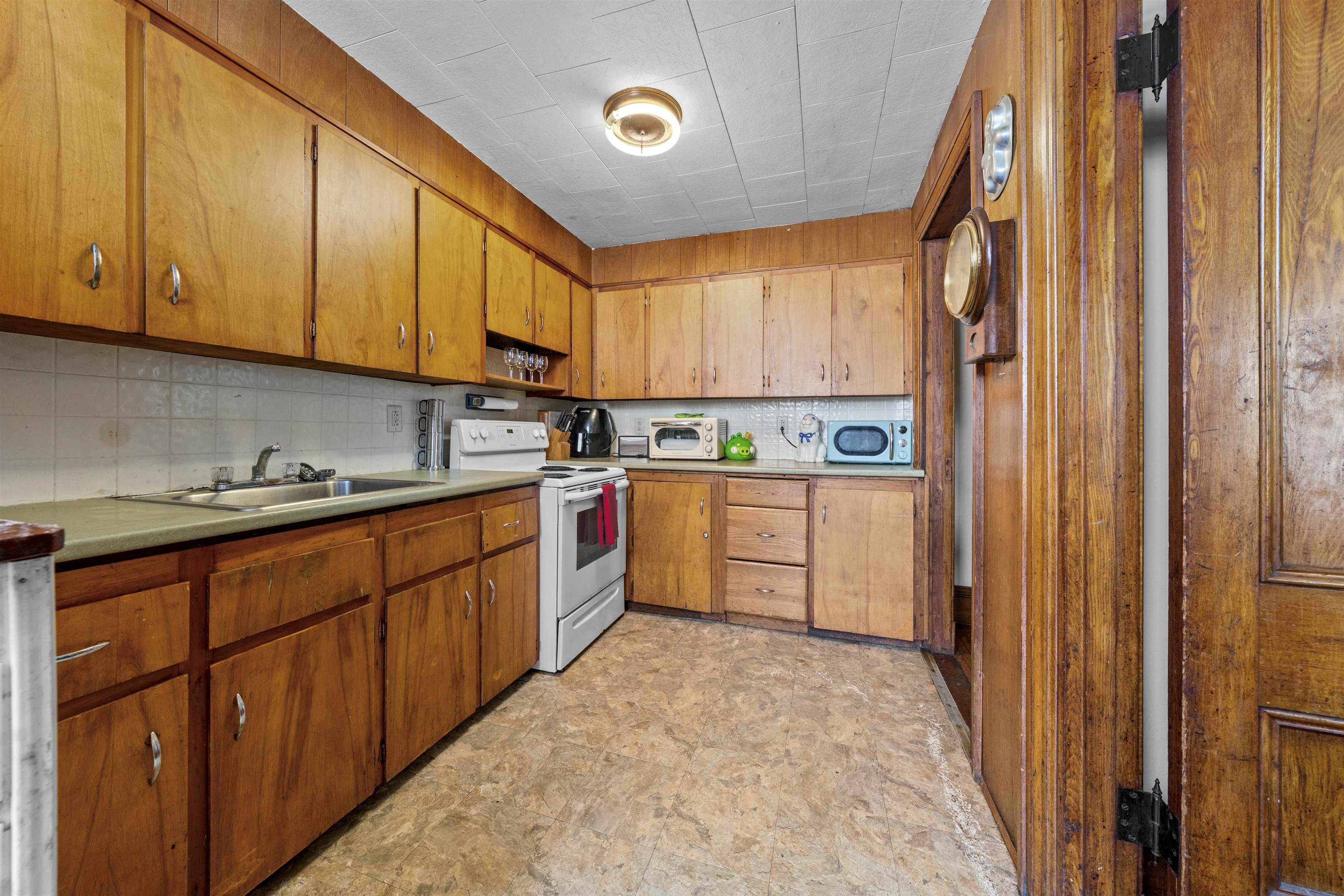 12 Elm Street Property Photo 4