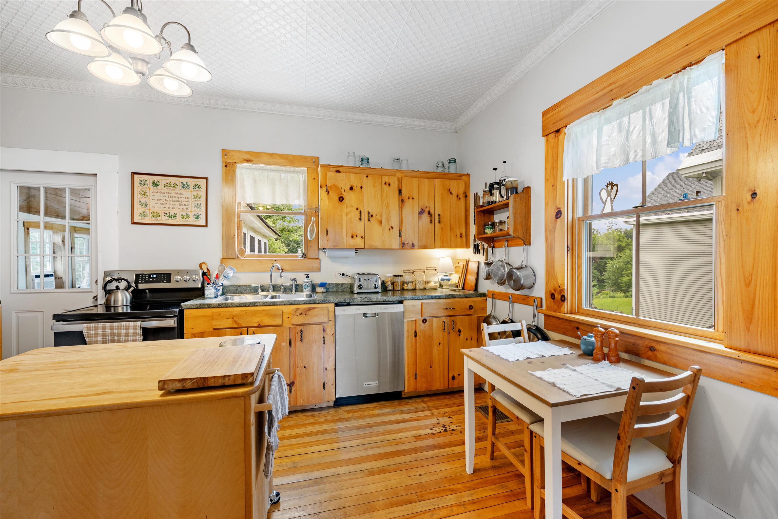 47 Middle Street Property Photo 15