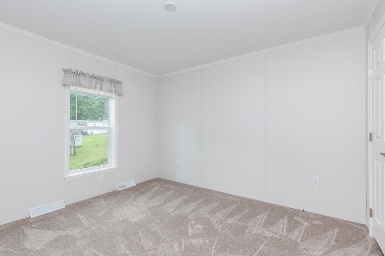 16 South Emperor Drive Property Photo 16