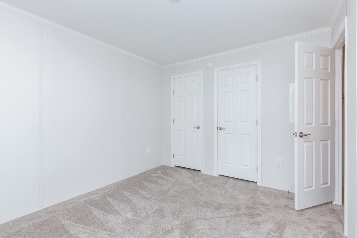 16 South Emperor Drive Property Photo 18