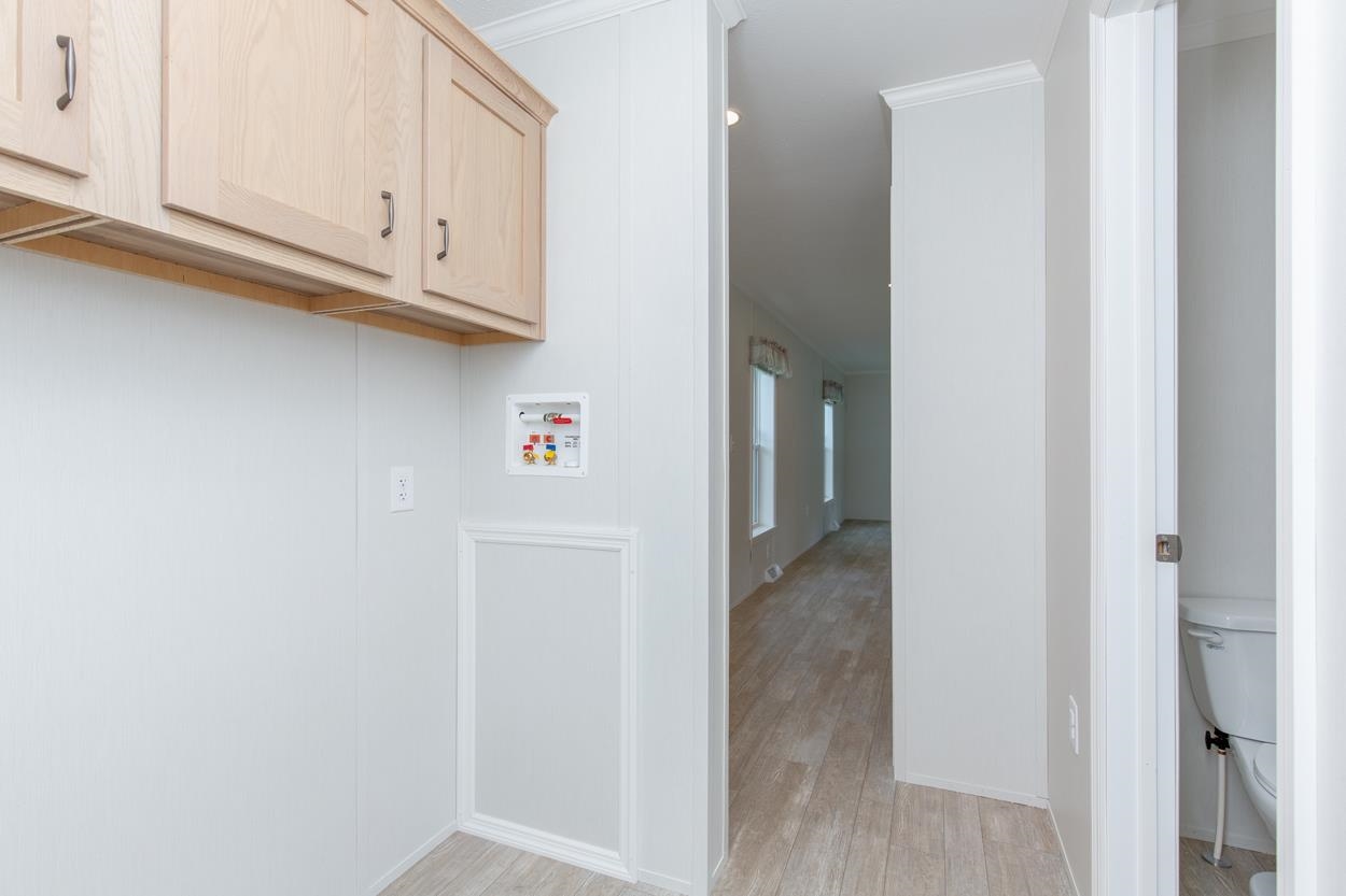 16 South Emperor Drive Property Photo 19