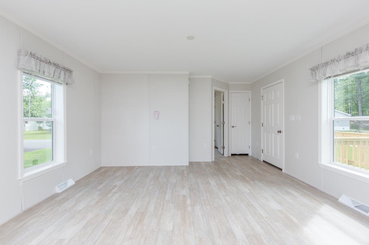 16 South Emperor Drive Property Photo 22