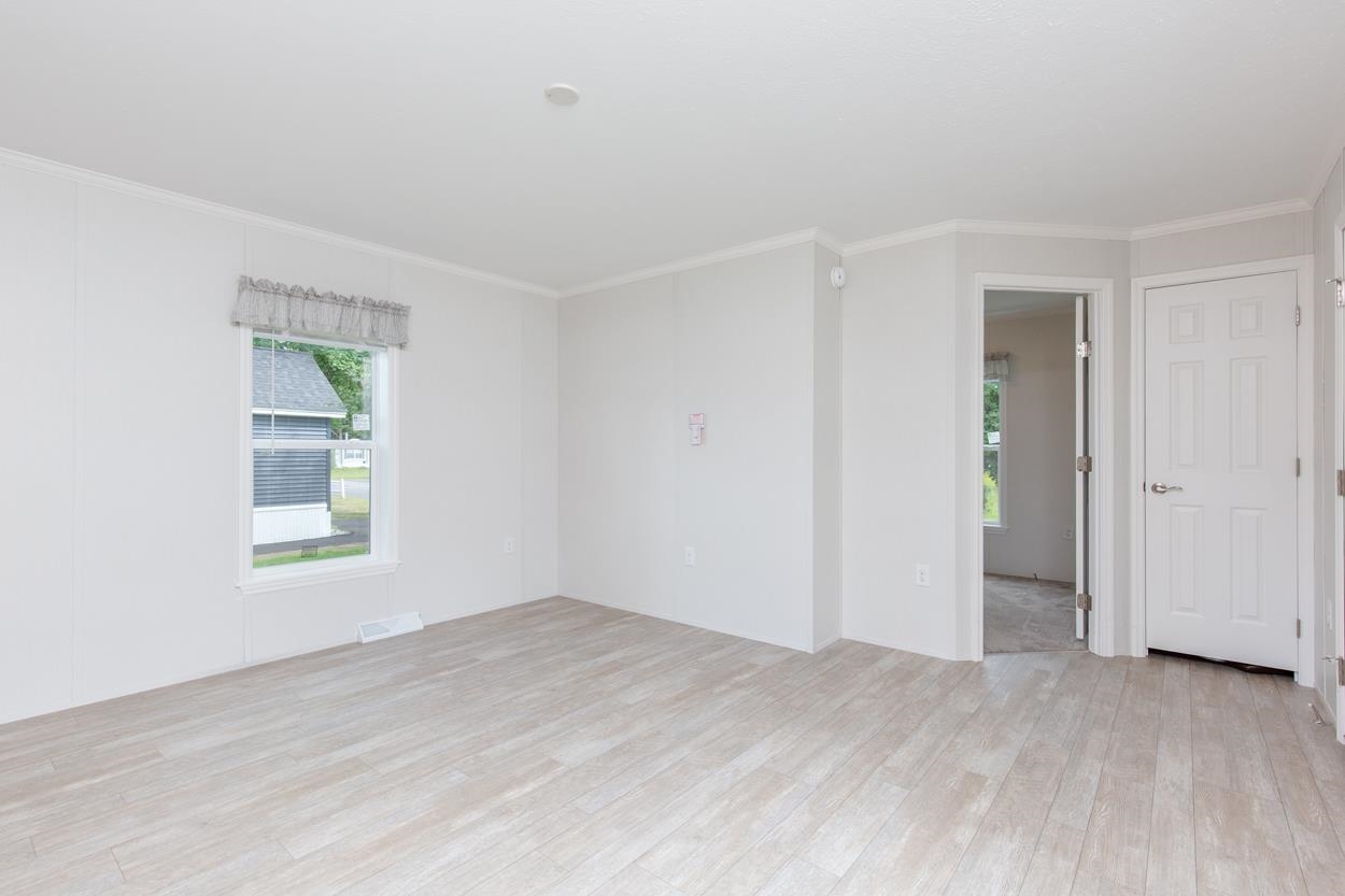16 South Emperor Drive Property Photo 23