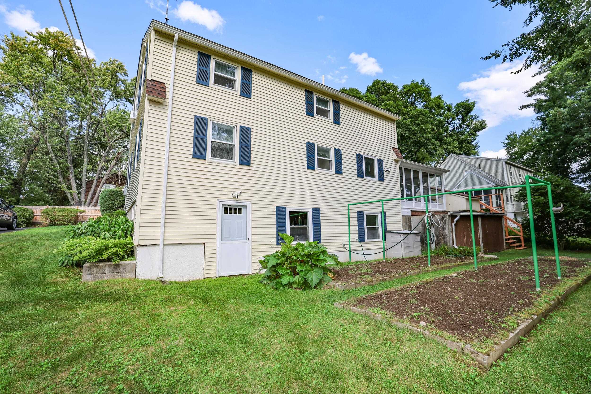 9 Roby Street Property Photo 38