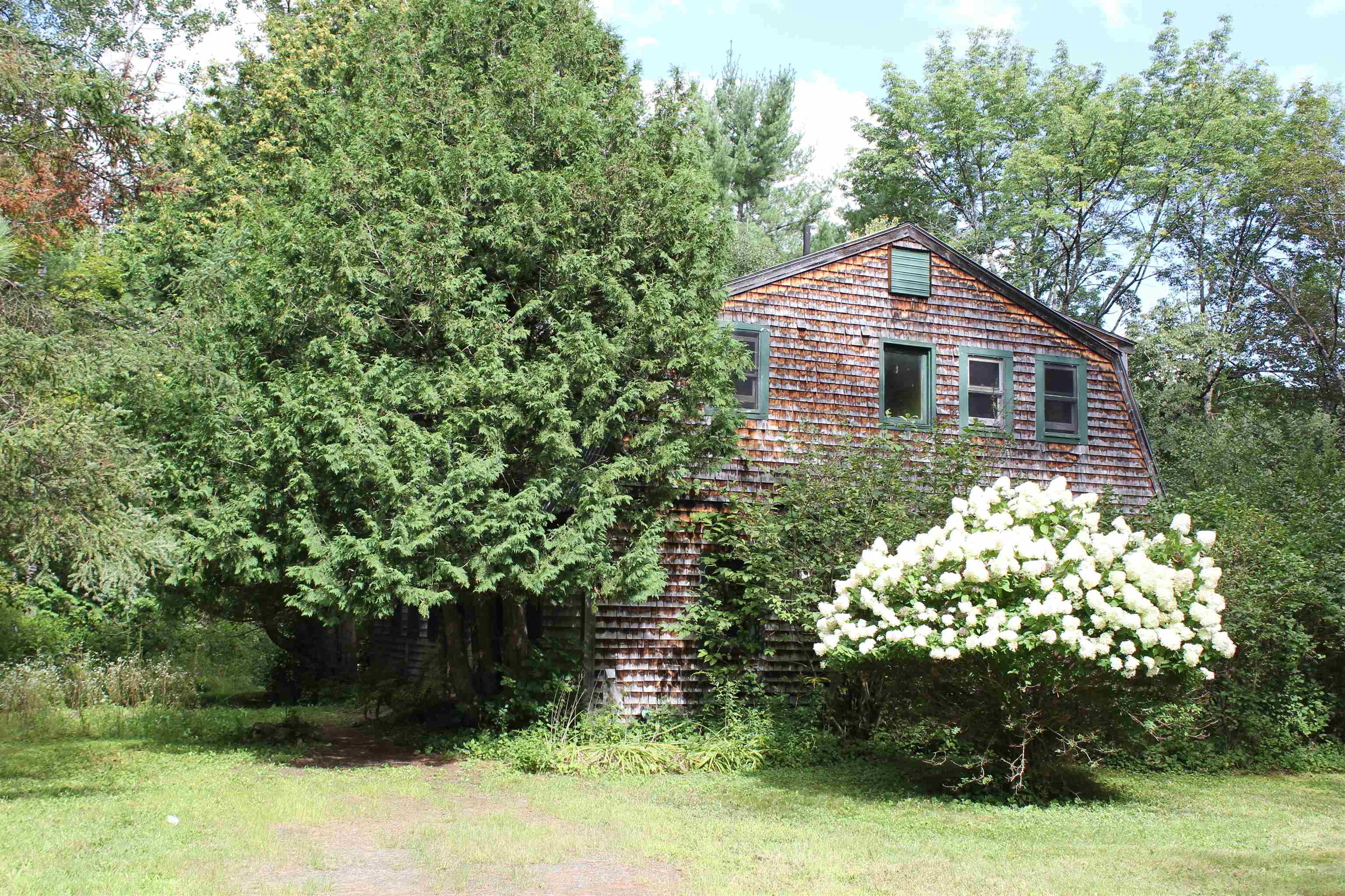 1049 Barker Road Property Photo 2