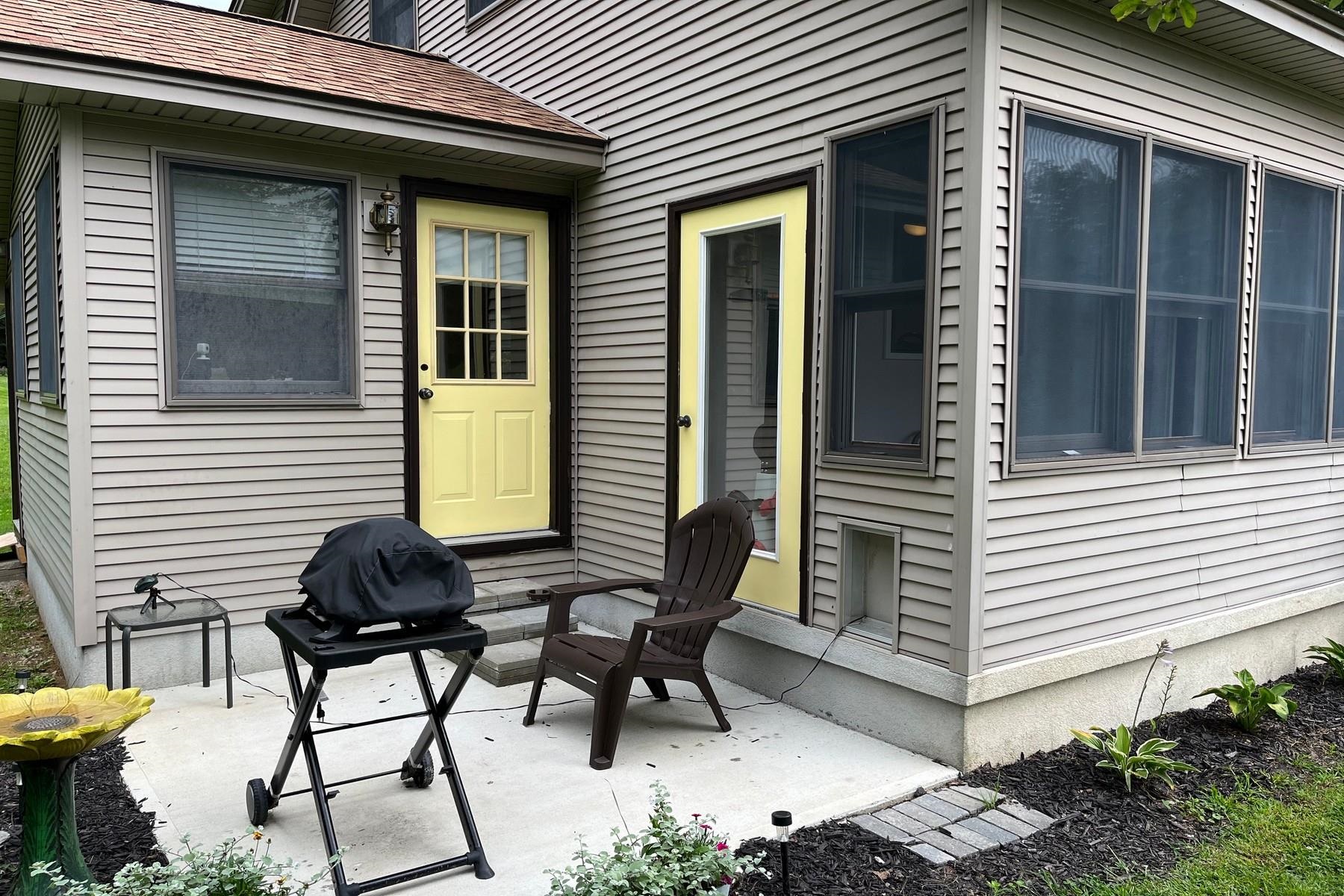25 Center Street Property Photo 17