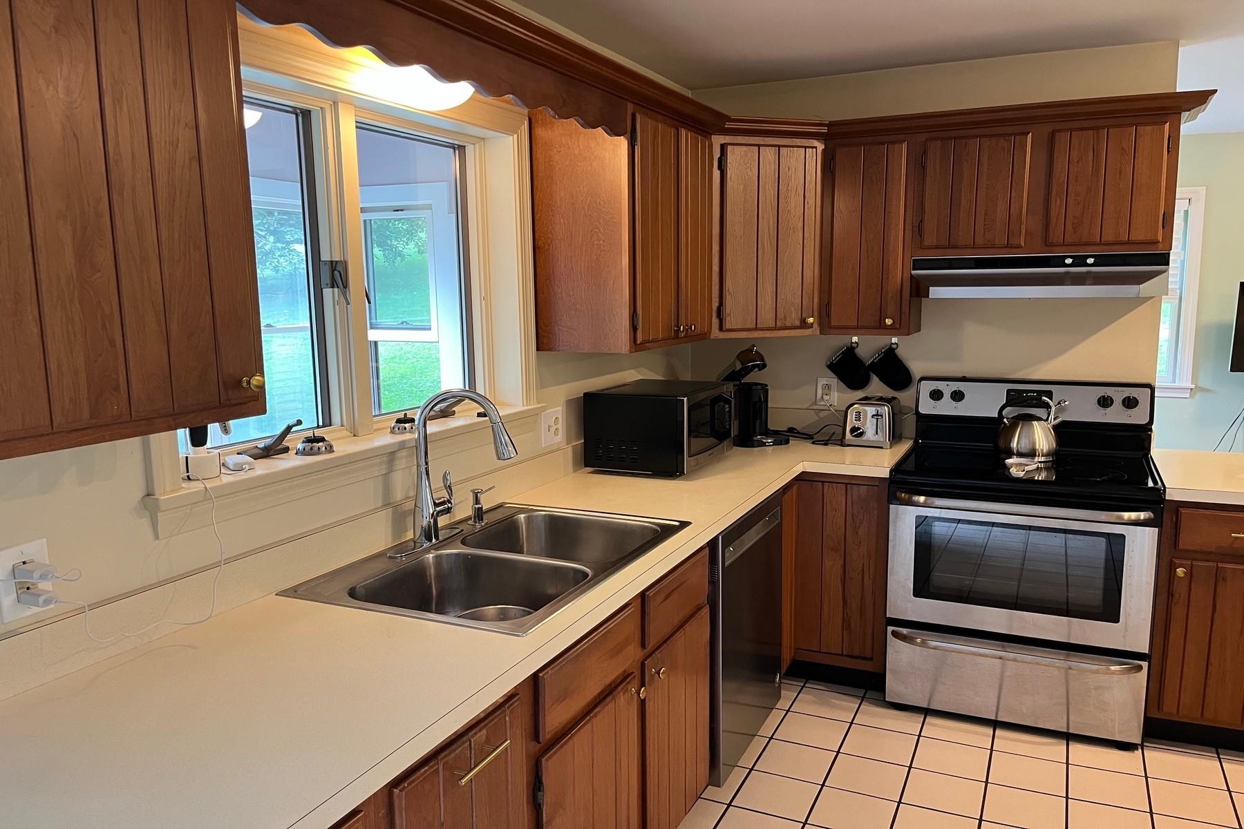 25 Center Street Property Photo 23