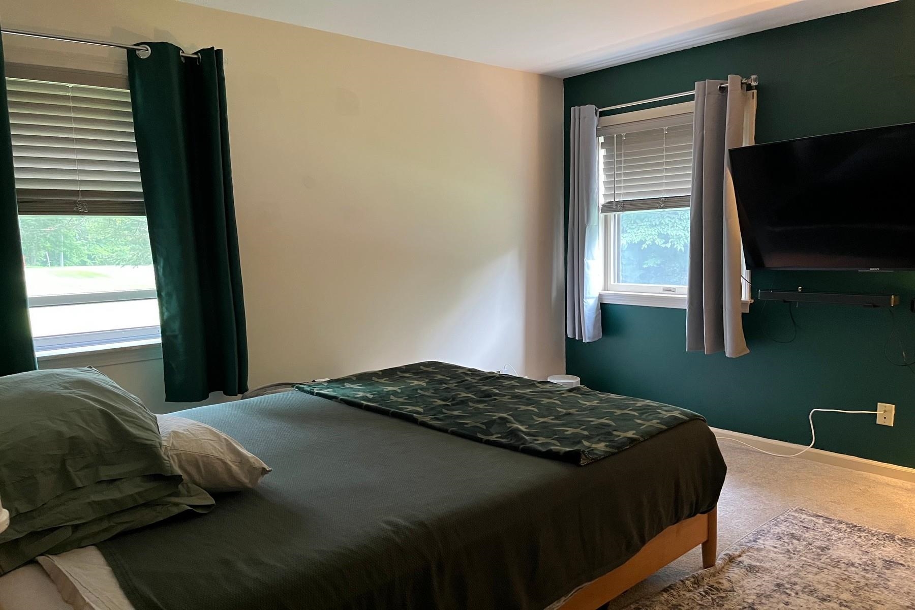 25 Center Street Property Photo 36