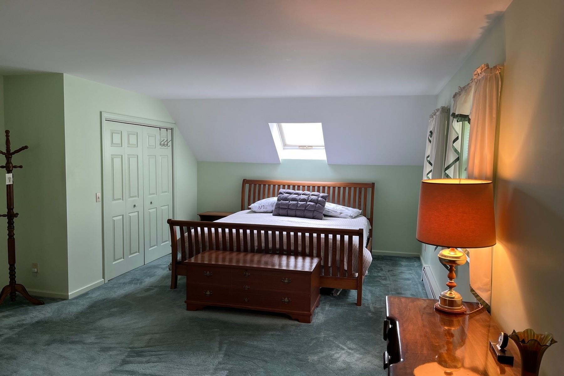25 Center Street Property Photo 41