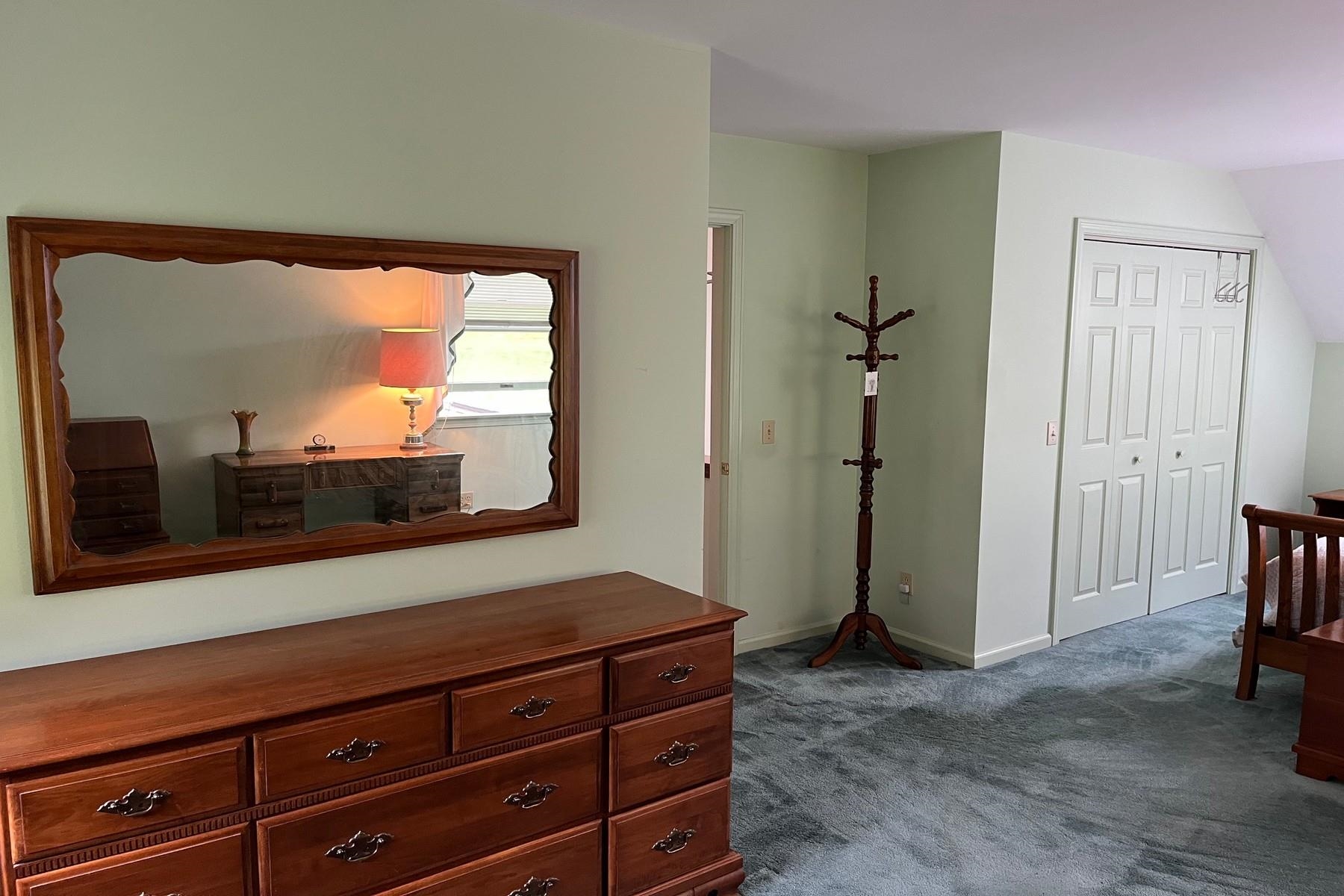 25 Center Street Property Photo 42