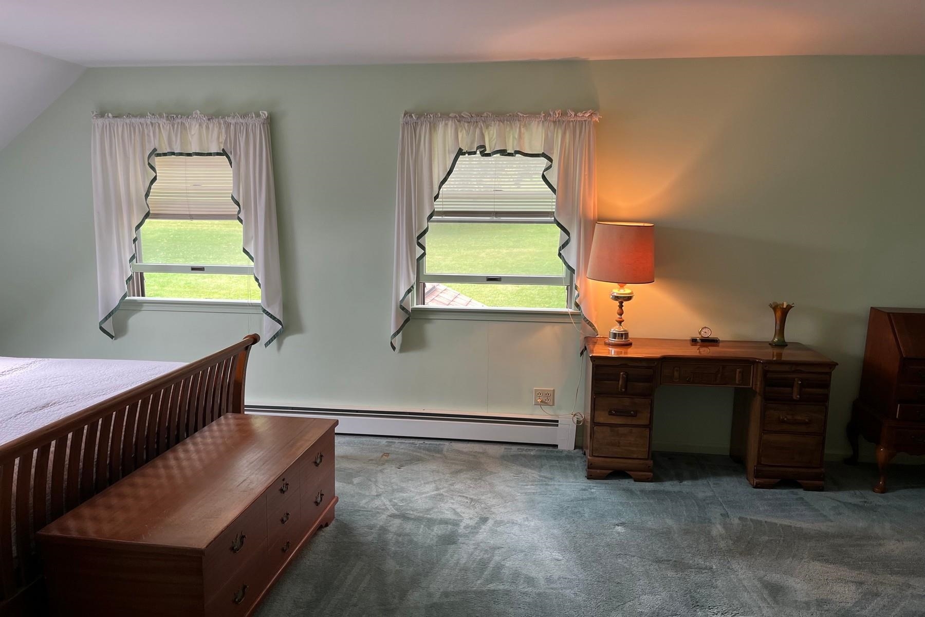 25 Center Street Property Photo 45