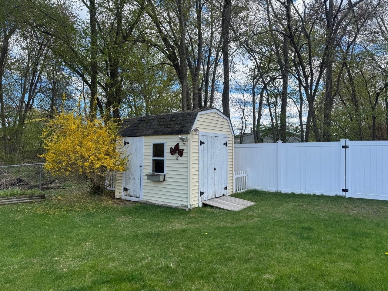 12 Adams Avenue Property Photo 6
