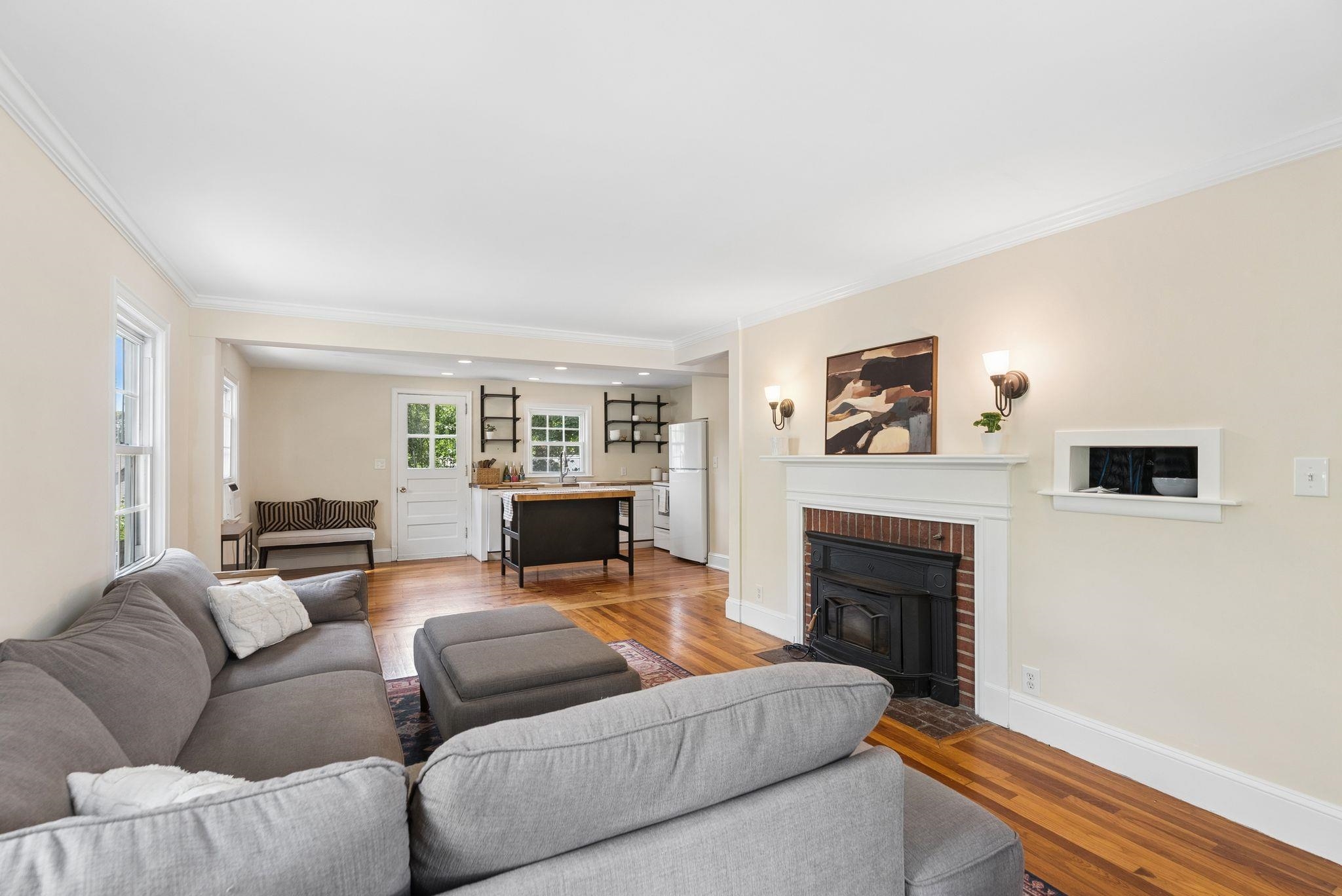 1384 Islington Street Property Photo 8