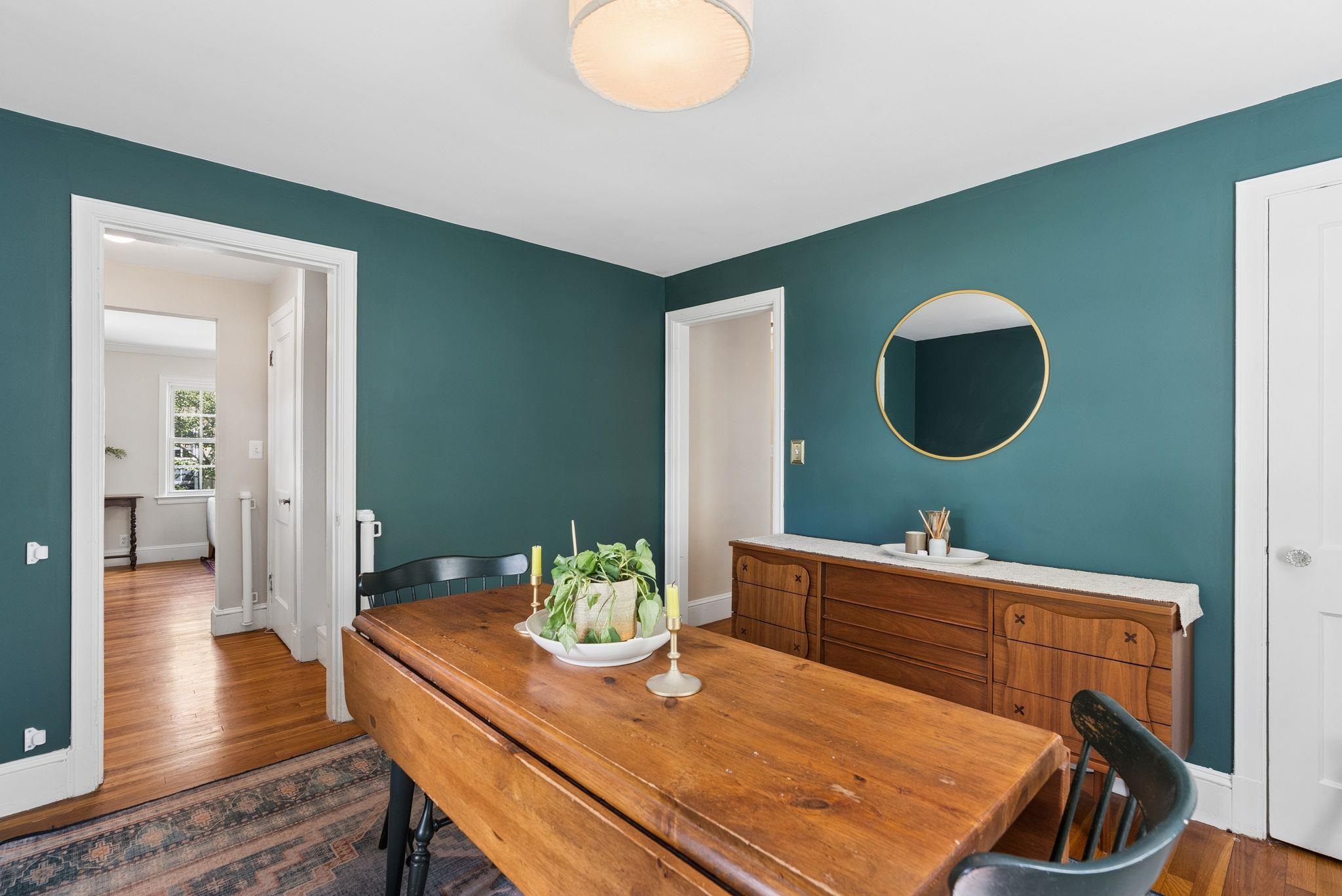 1384 Islington Street Property Photo 18