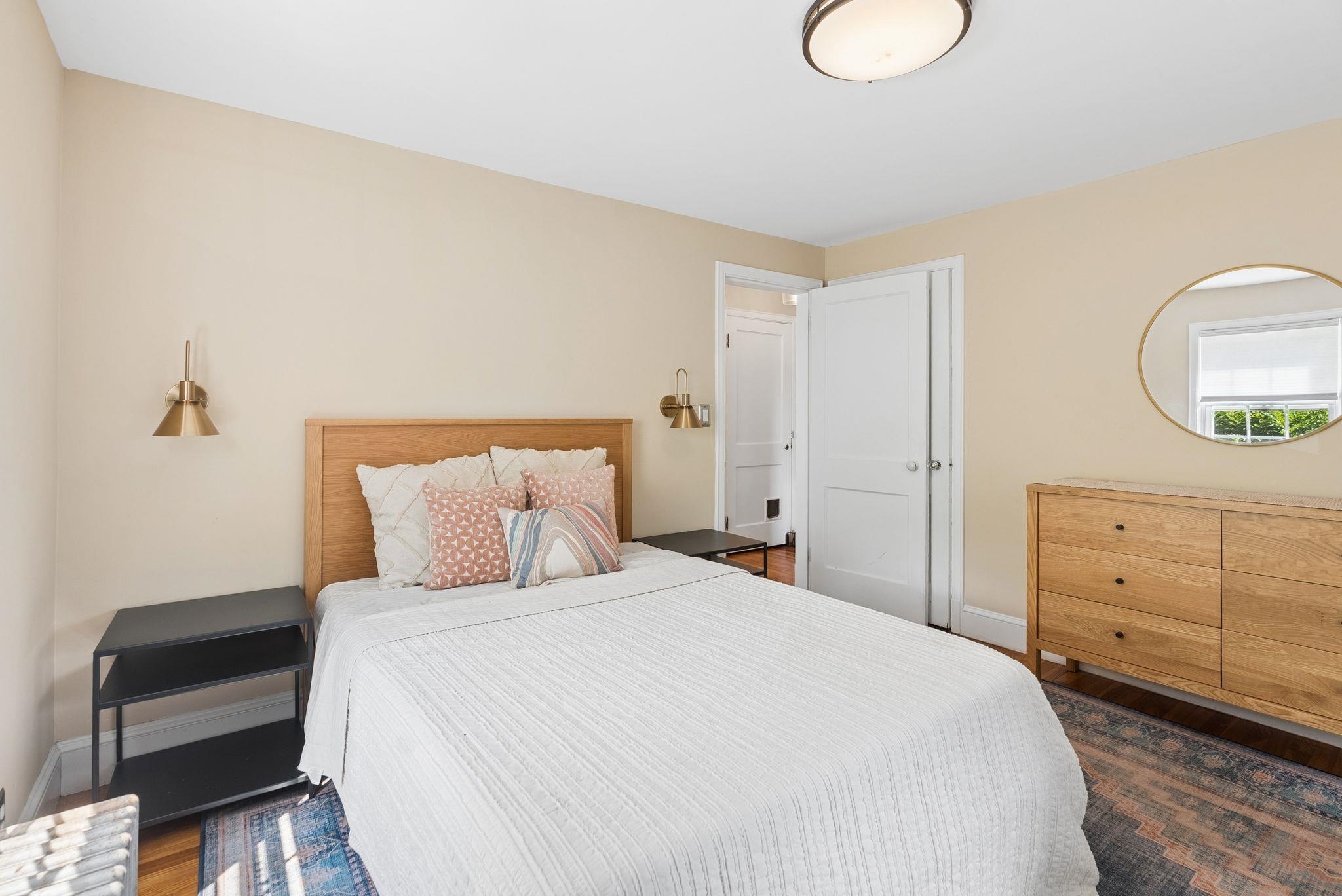 1384 Islington Street Property Photo 21