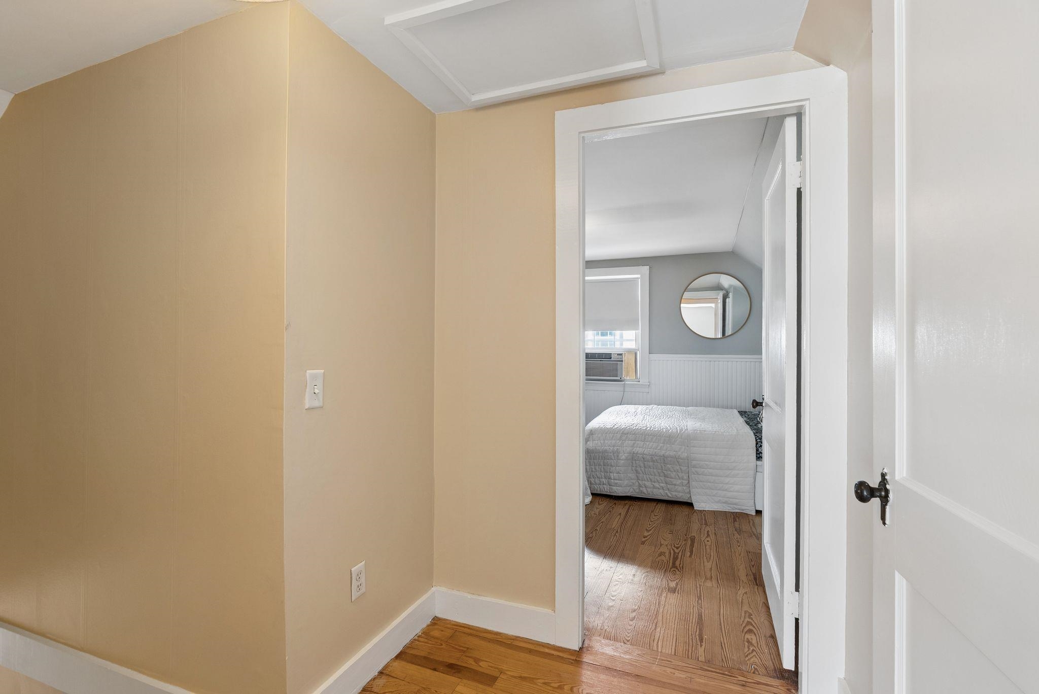 1384 Islington Street Property Photo 22