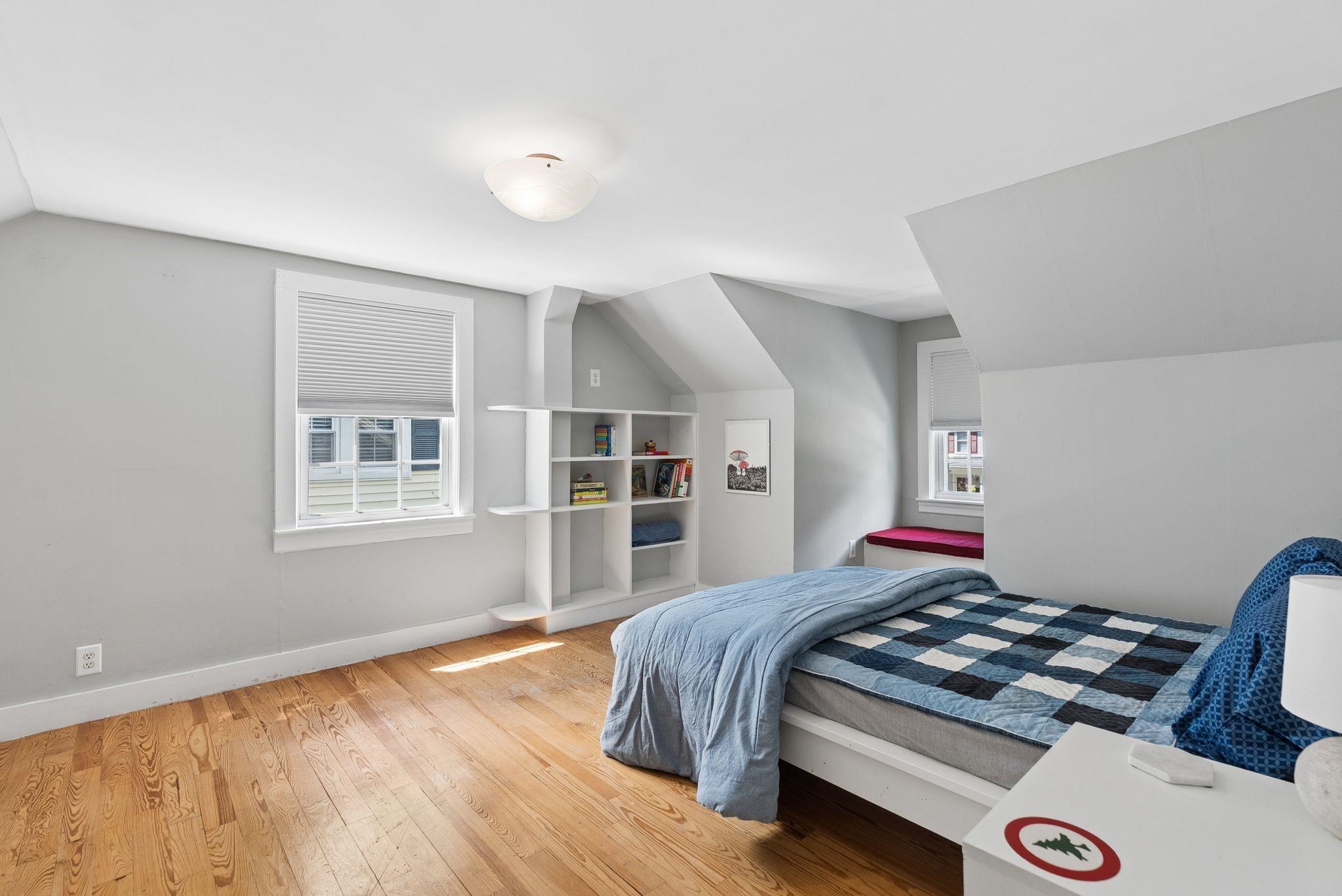 1384 Islington Street Property Photo 24