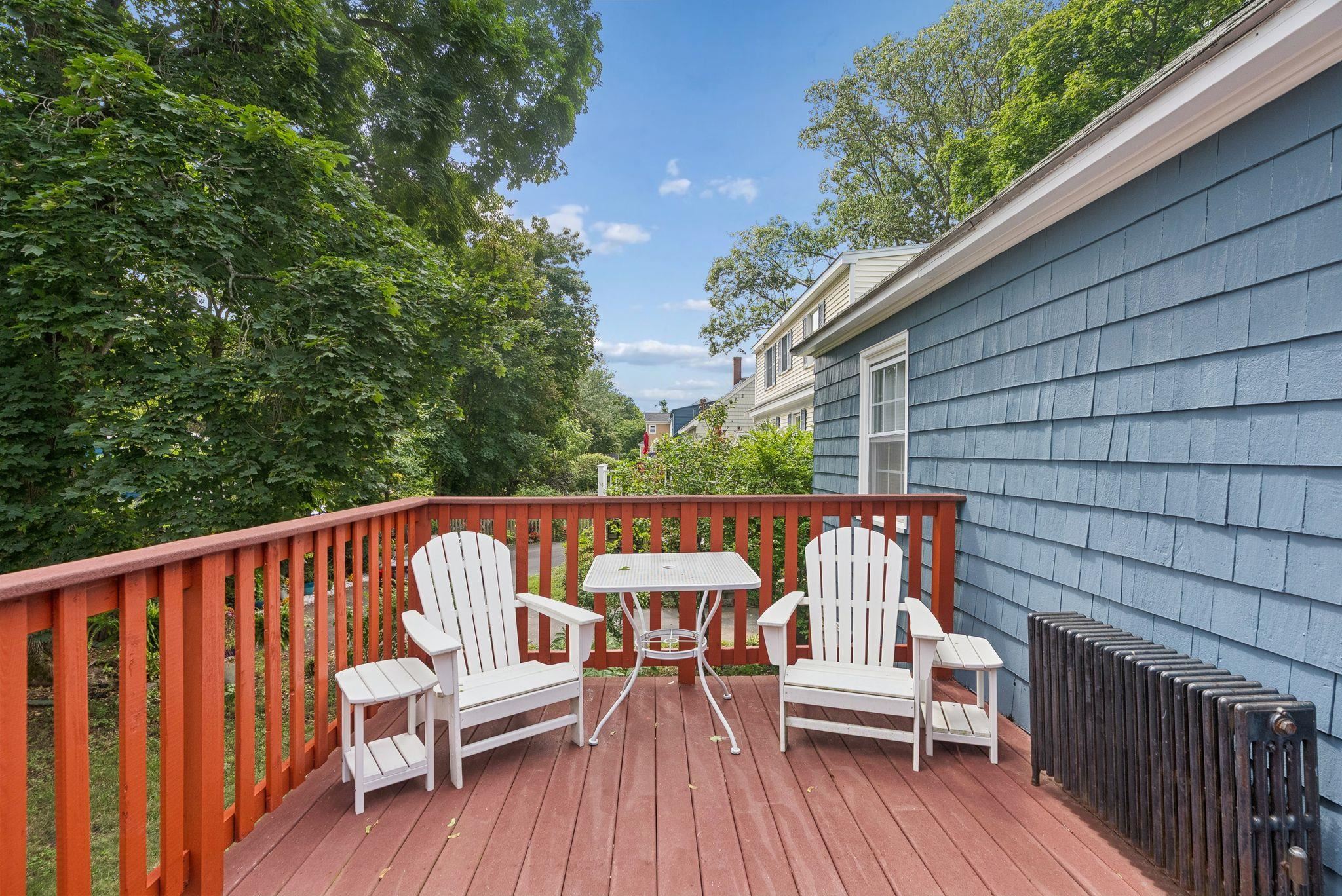 1384 Islington Street Property Photo 30