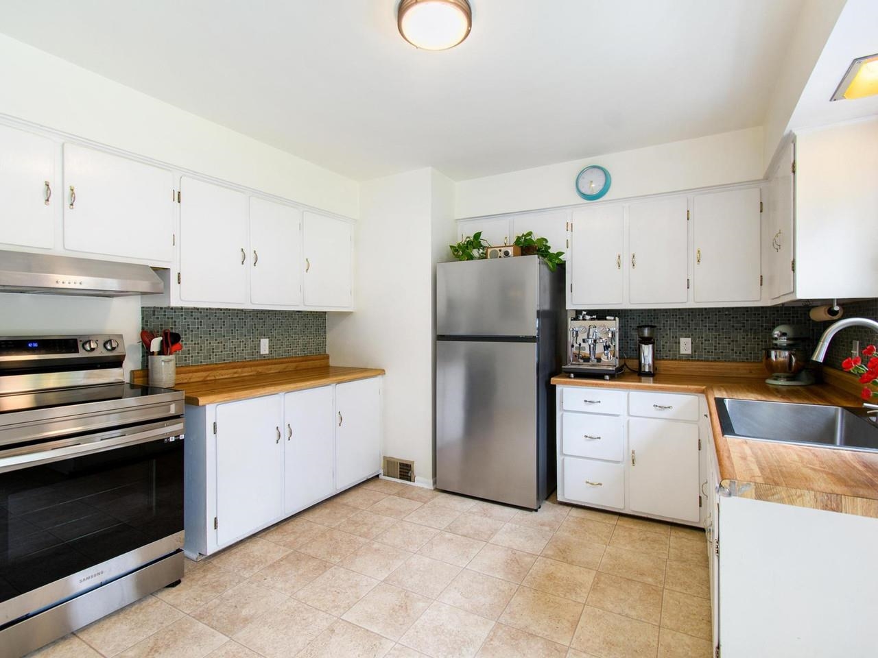 42 Hardy Avenue Property Photo 4