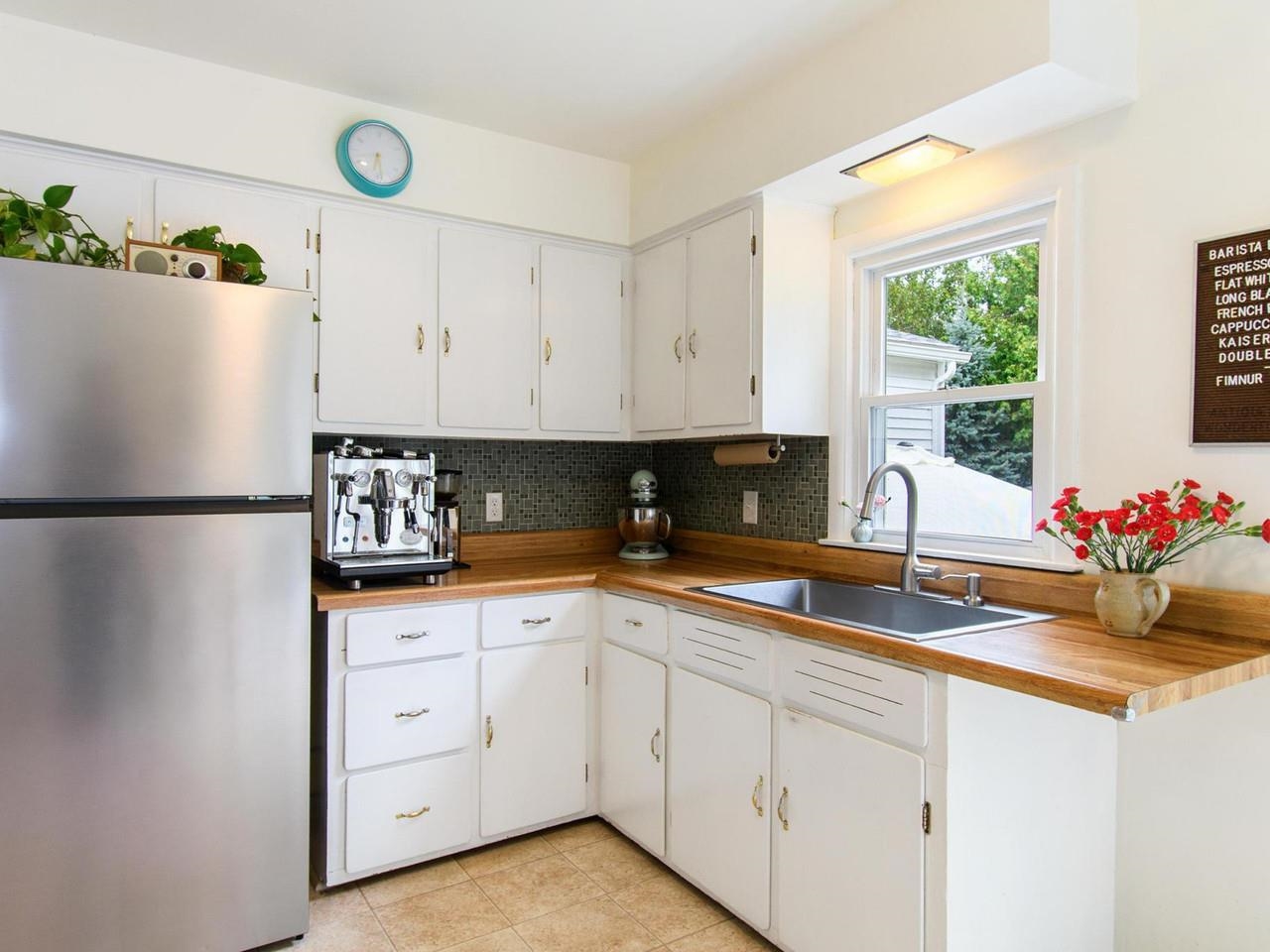42 Hardy Avenue Property Photo 6