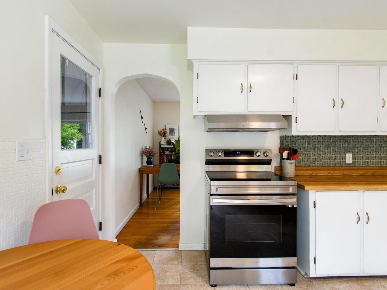 42 Hardy Avenue Property Photo 9