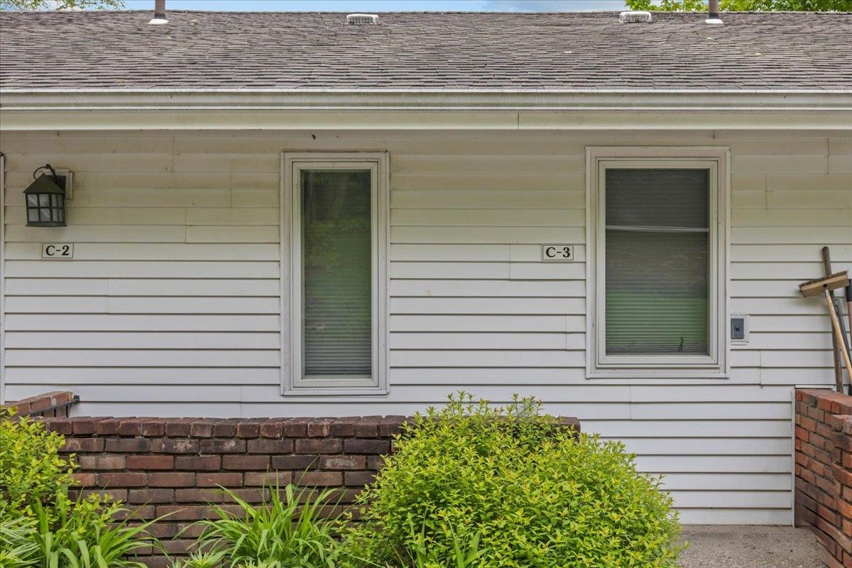 60 Snowdrift Lane Property Photo 4