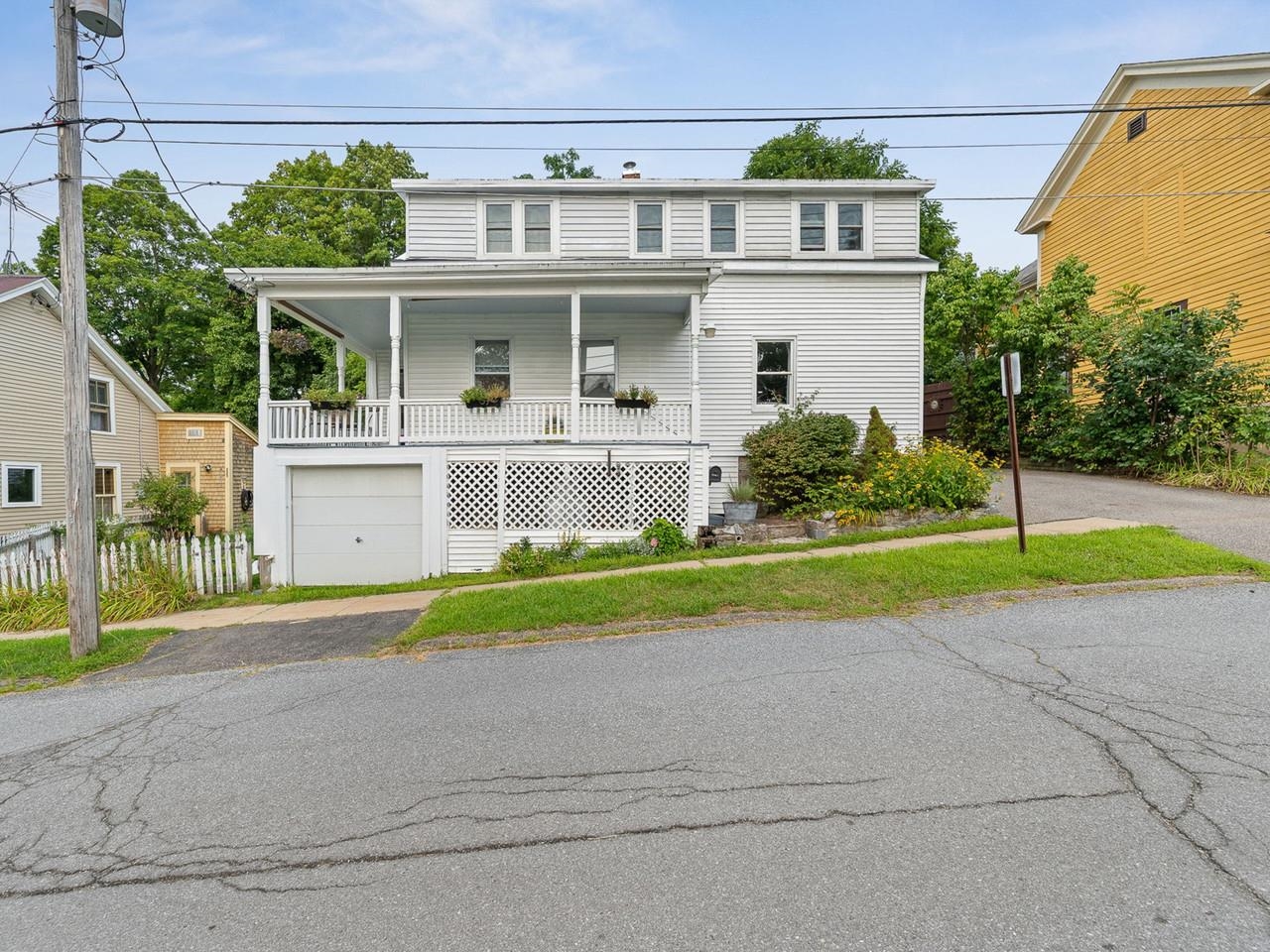 18 North Maple Street Property Photo 1