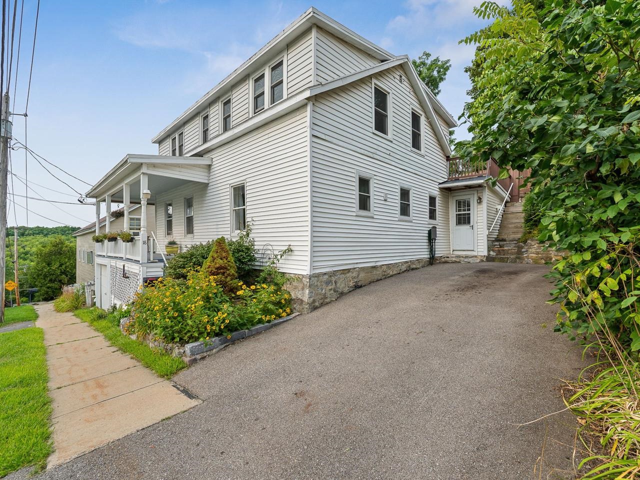 18 North Maple Street Property Photo 3