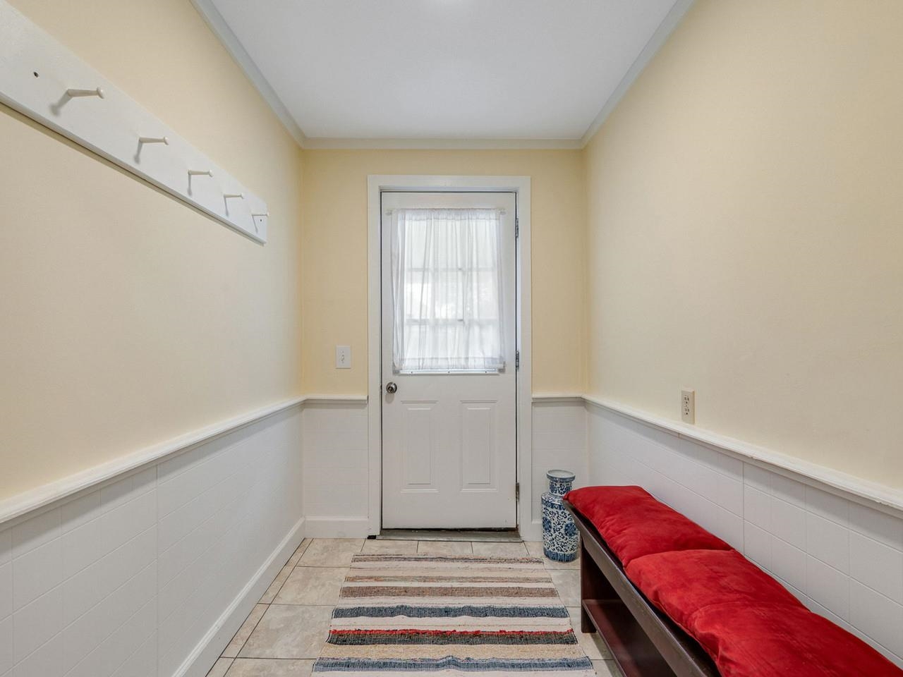18 North Maple Street Property Photo 7