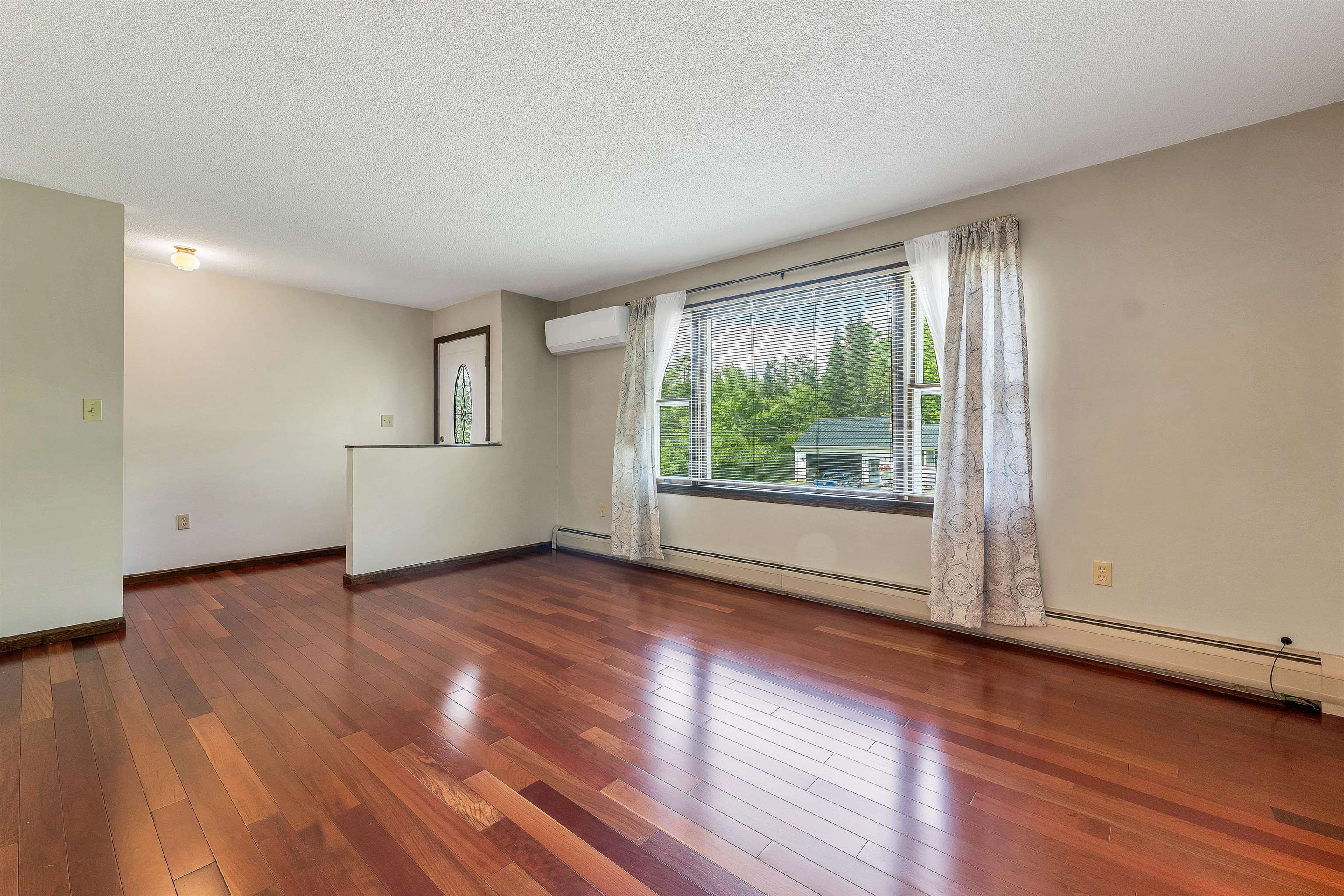 6 Tuck Lane Property Photo 4