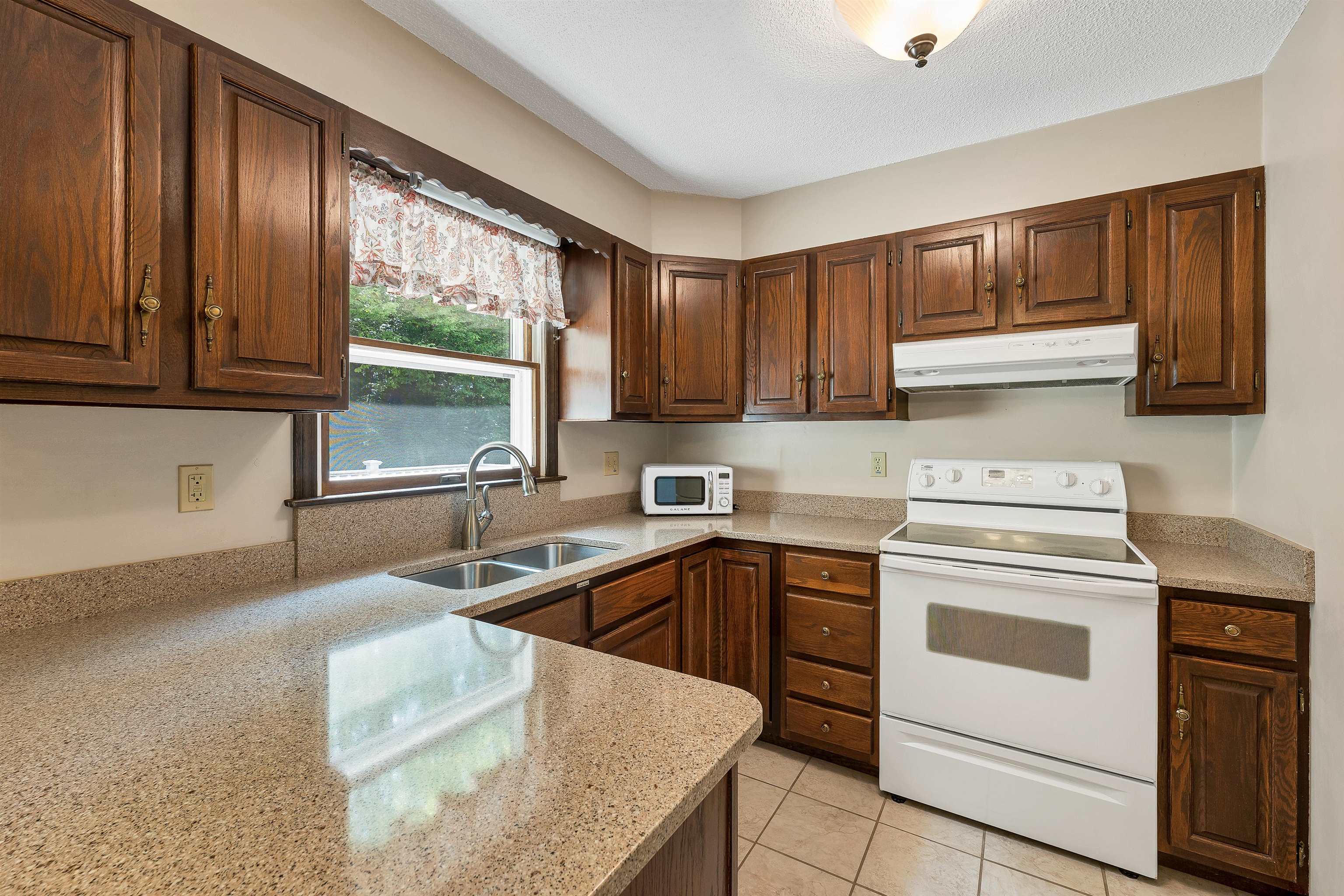 6 Tuck Lane Property Photo 21
