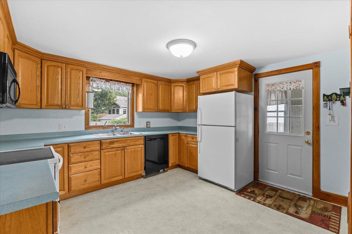 1 West Street Property Photo 12
