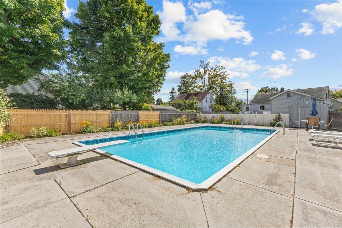 1 West Street Property Photo 37