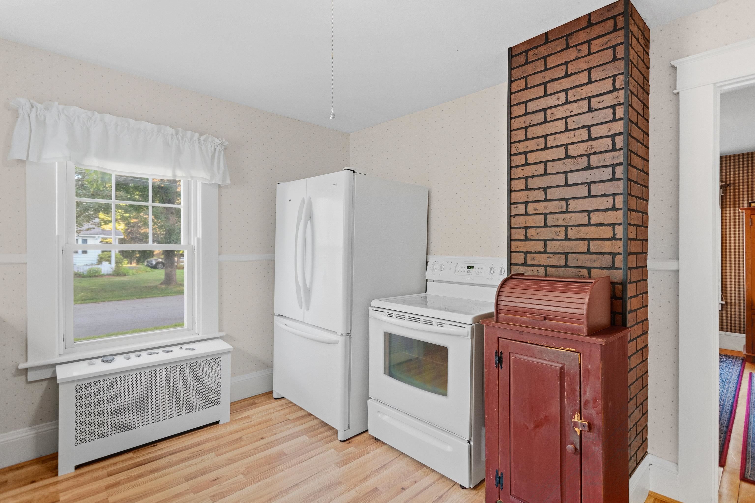 29 Roger Avenue Property Photo 12
