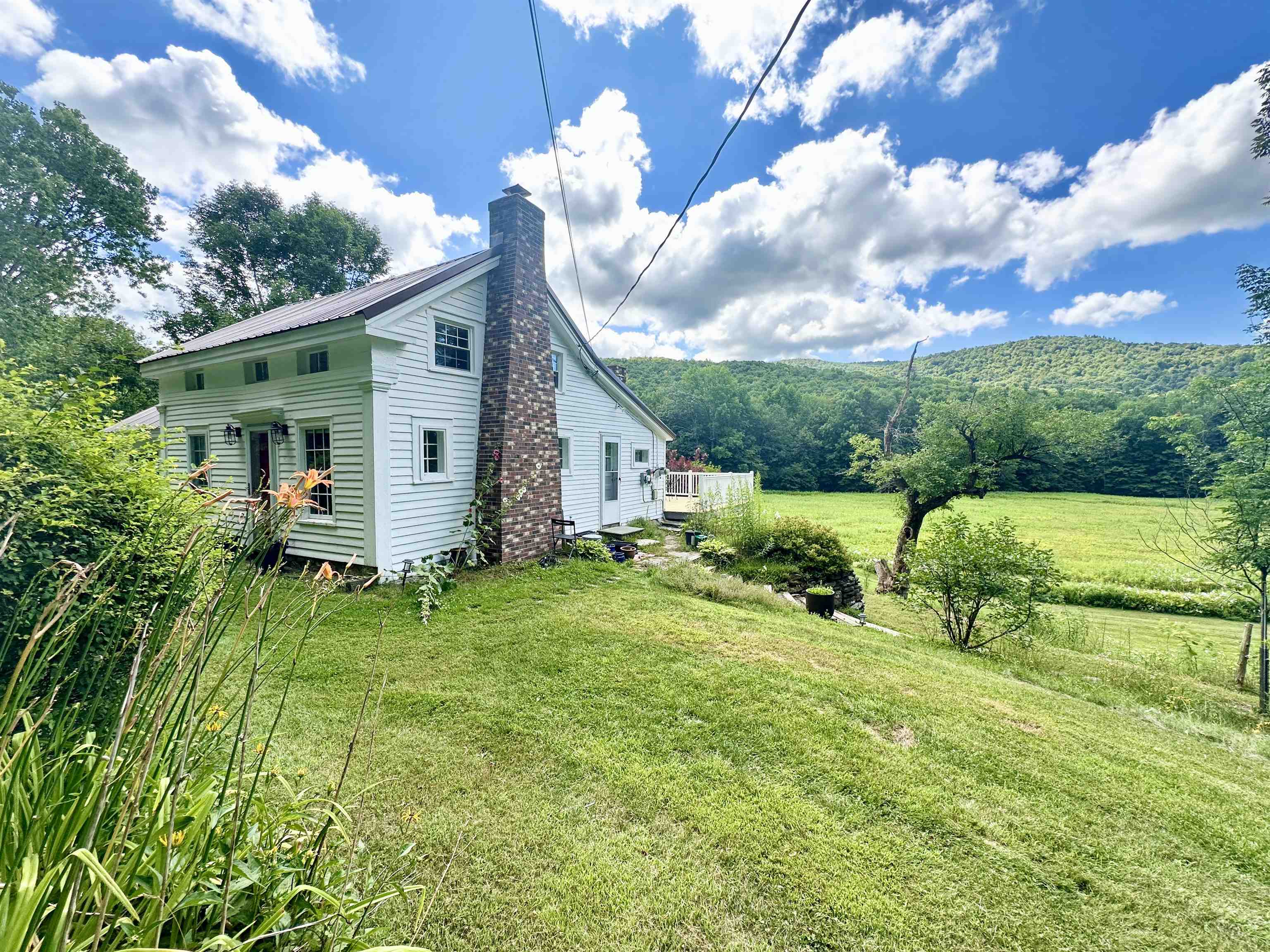 1376 Shaftsbury Hollow Road Property Photo 1