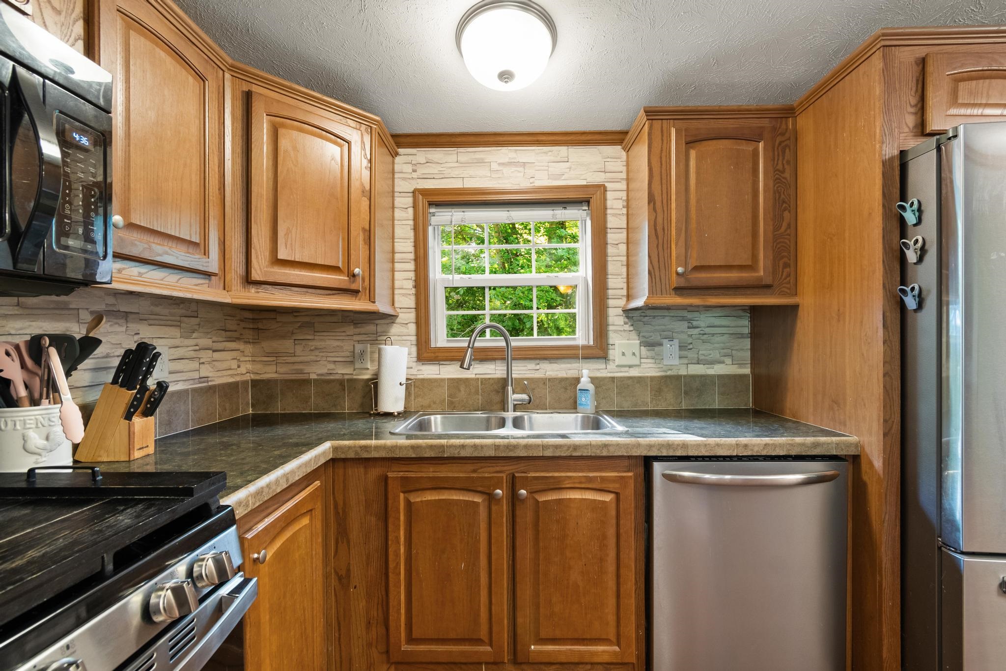 1700 Highgate Road Property Photo 4