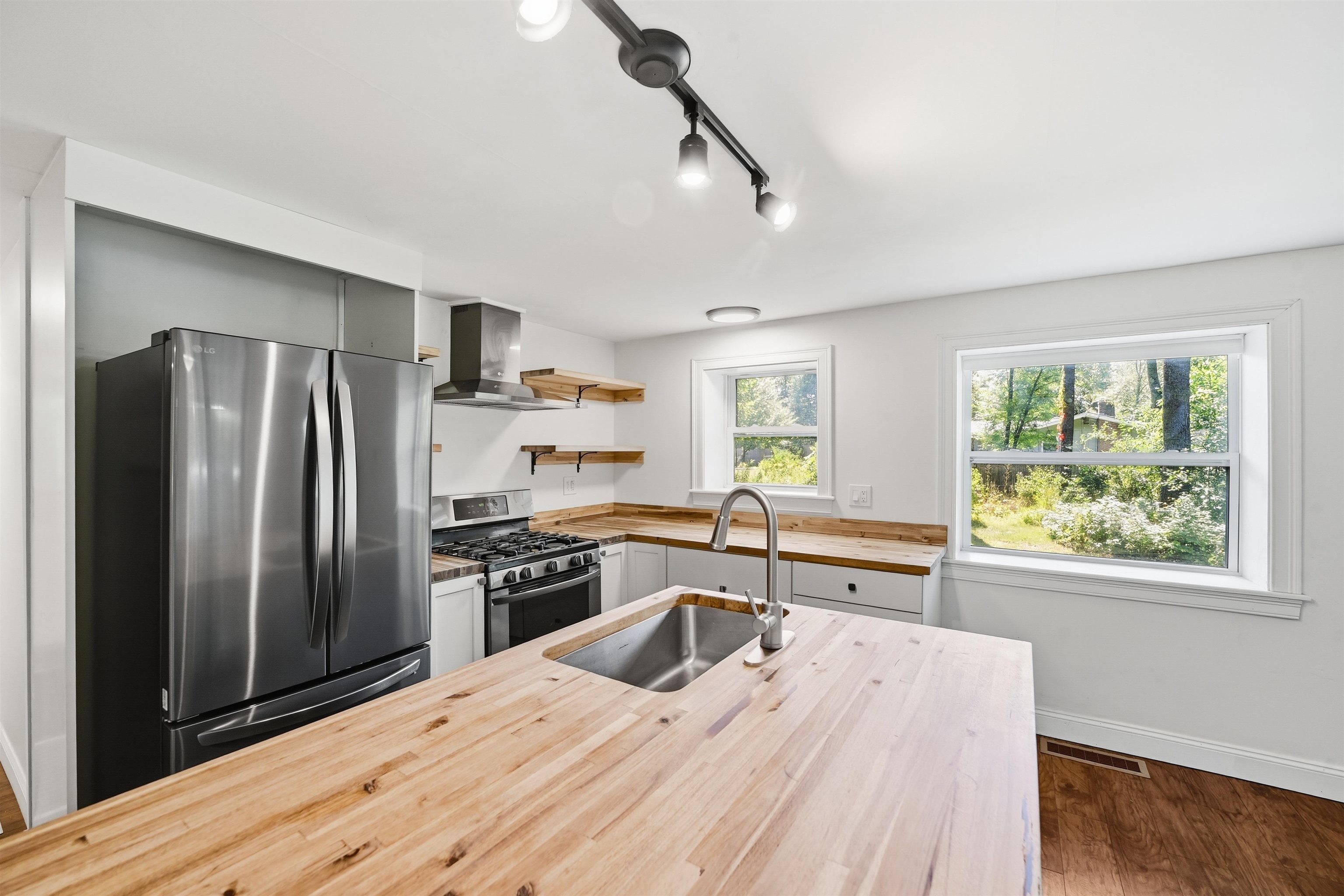 169 North Brownell Road Property Photo 11