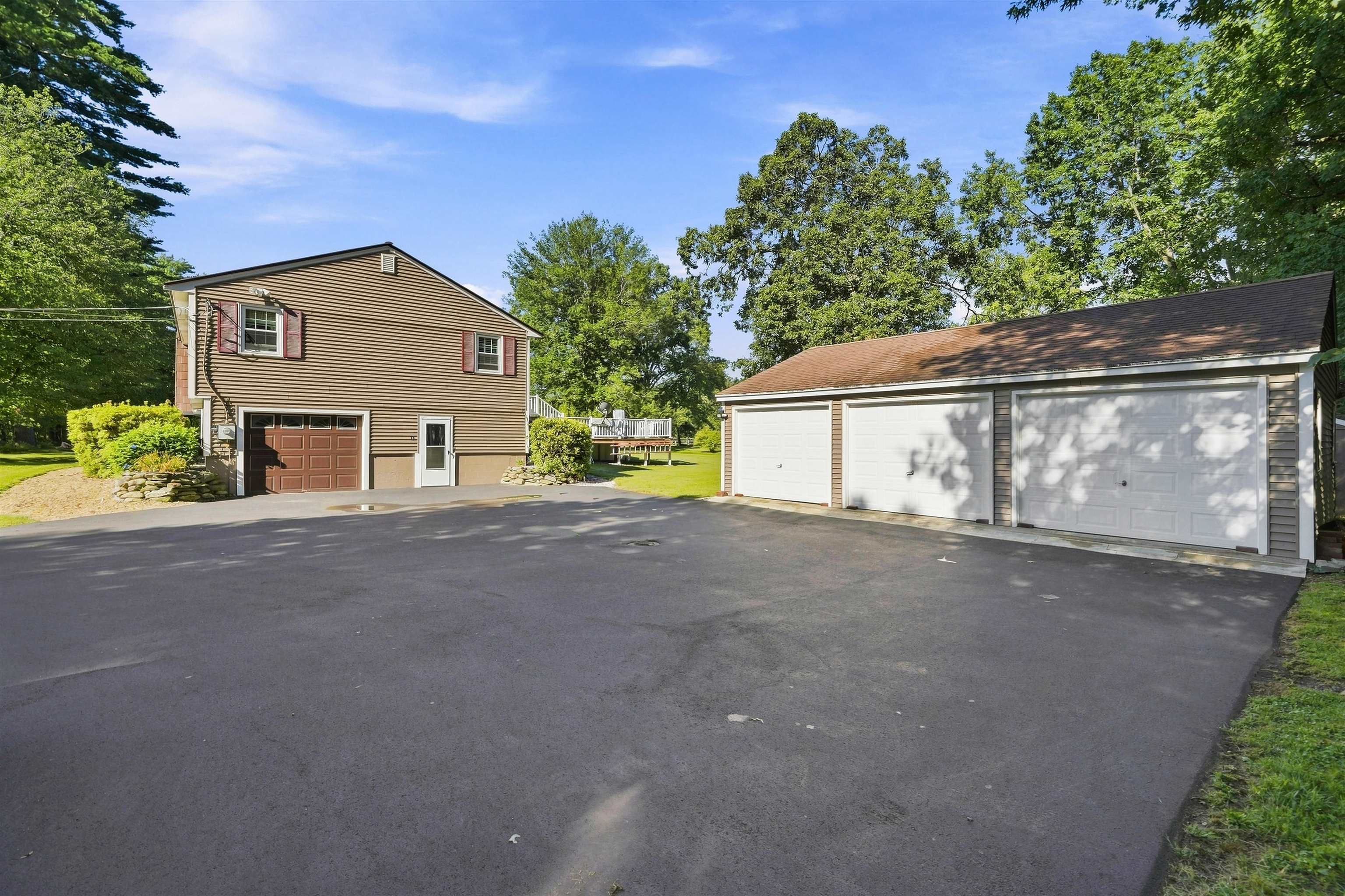 18 Westside Drive Property Photo 8