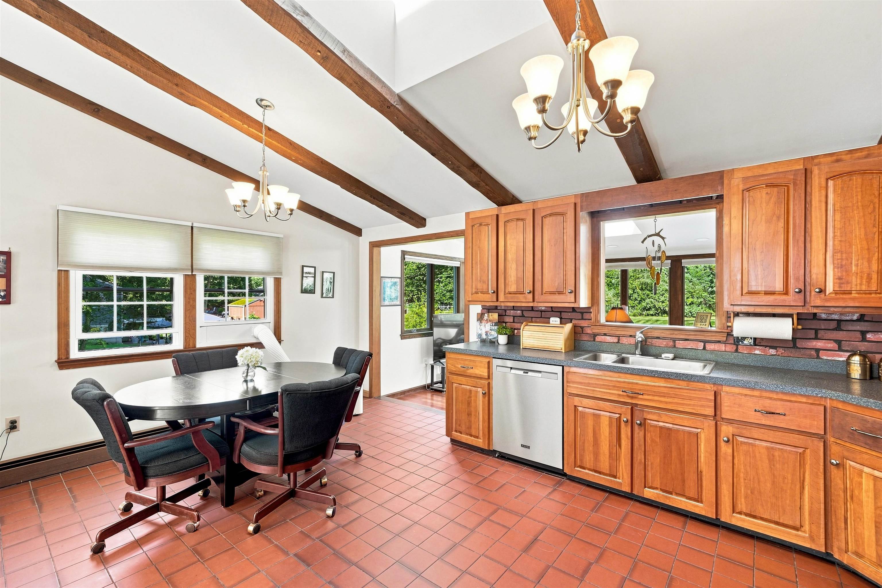 18 Westside Drive Property Photo 15