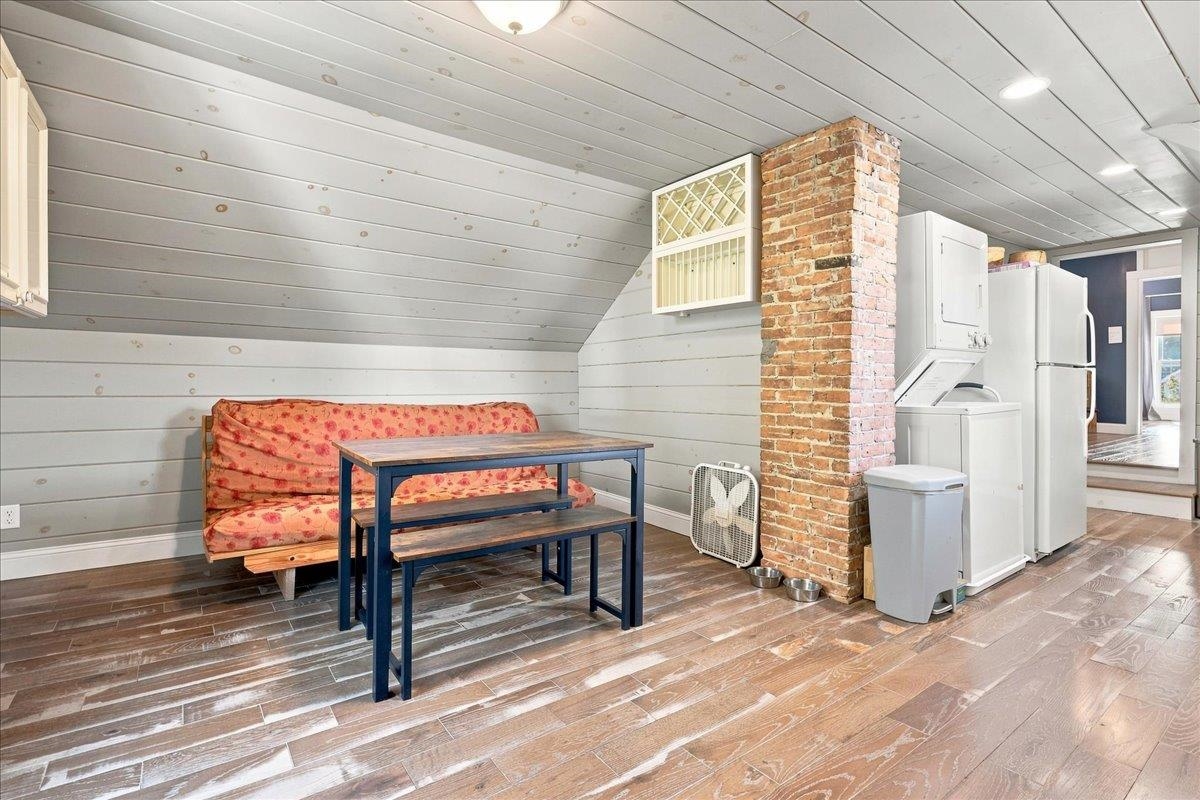266 Lake Street Property Photo 35