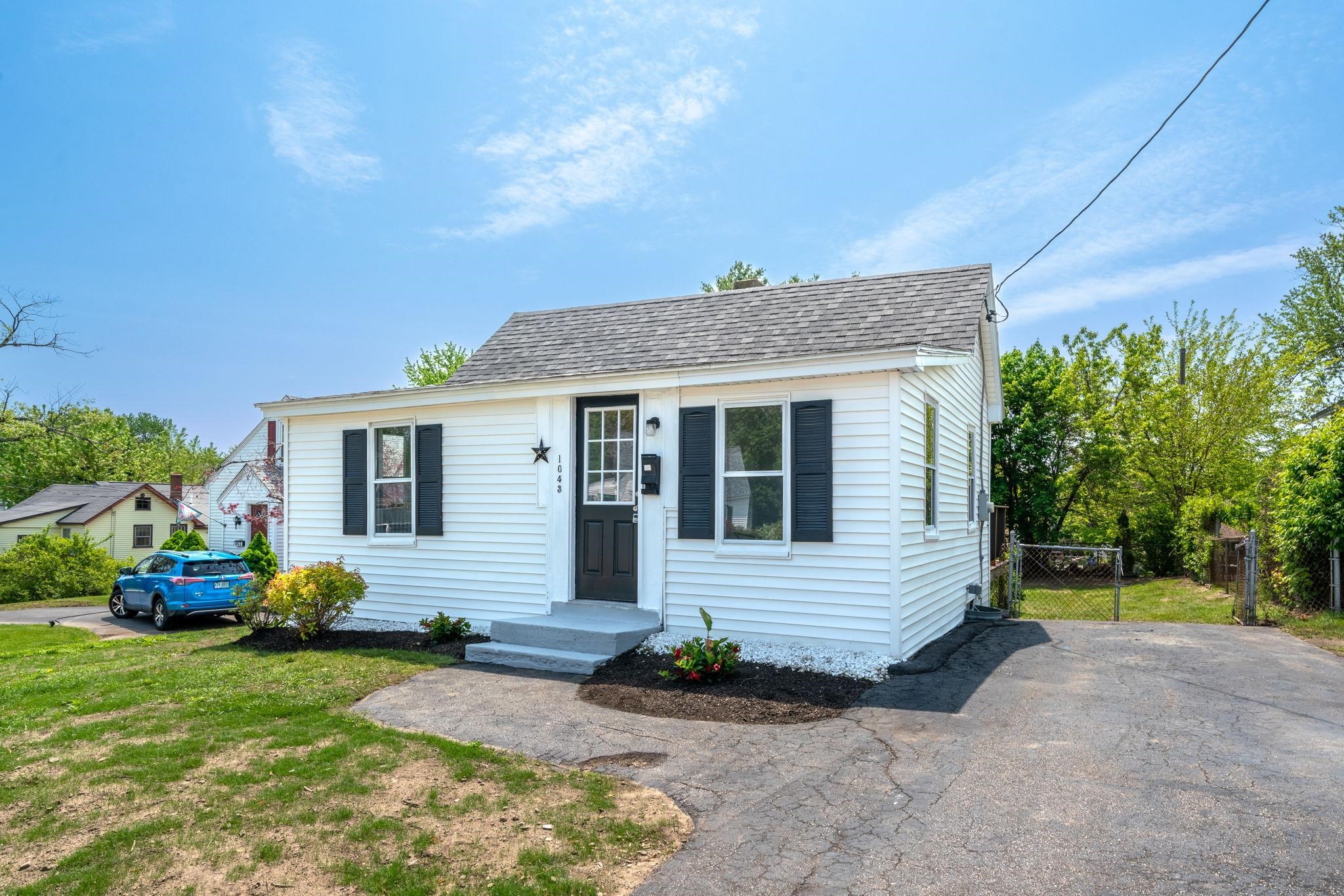 1043 Somerville Street Property Photo 3